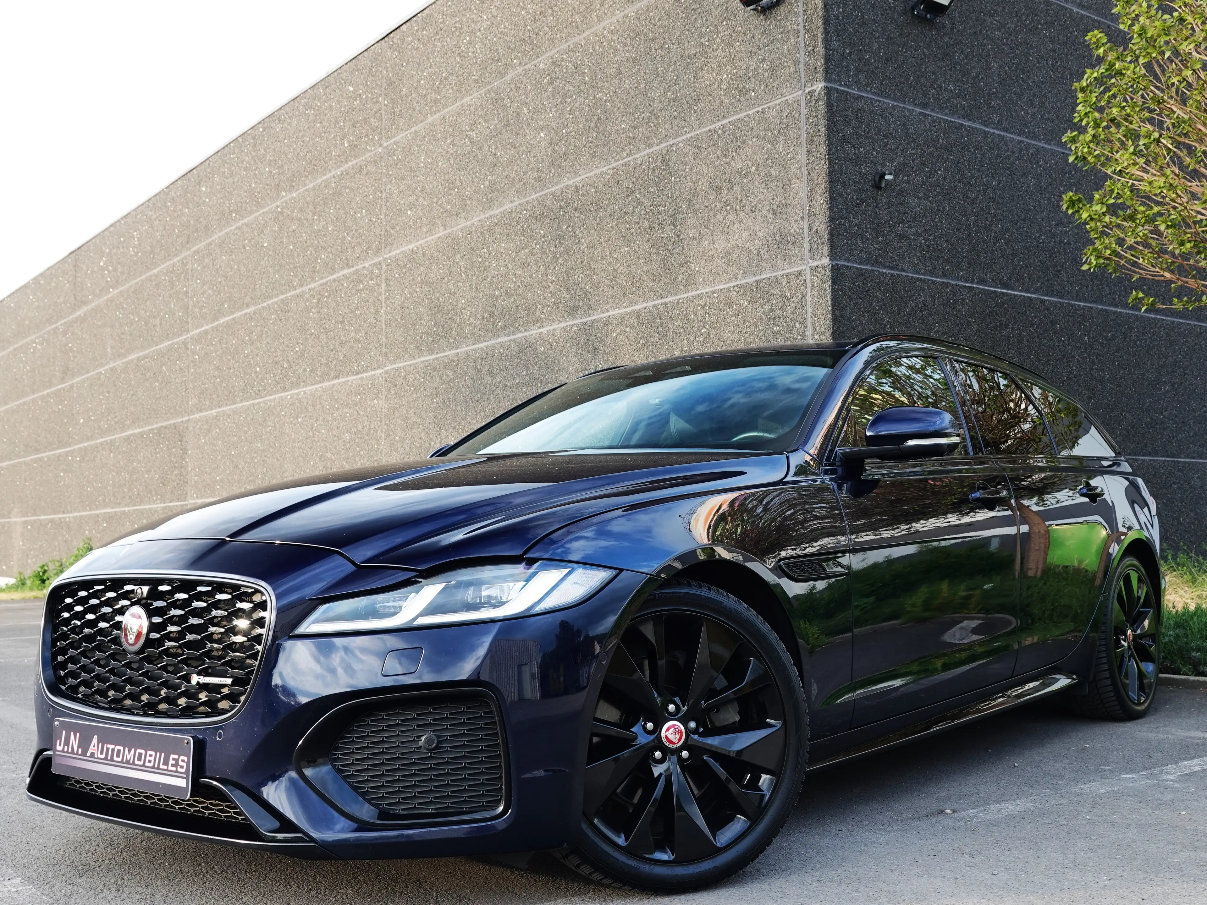 Jaguar XF Sportbrake 2.0 D MHEV D200 R-Dynamic Cam 360 PANO — photo 7