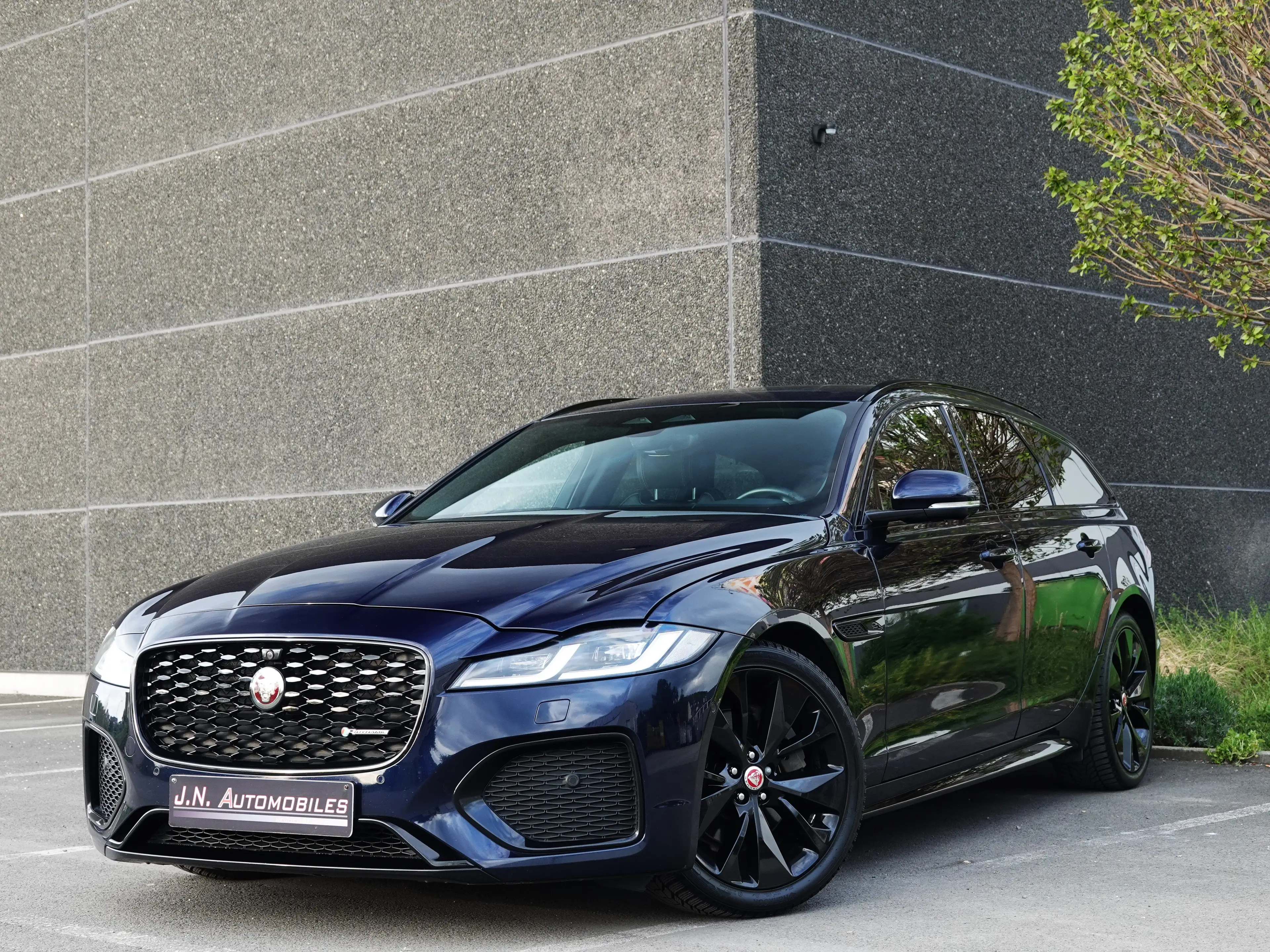 Jaguar XF Sportbrake 2.0 D MHEV D200 R-Dynamic Cam 360 PANO — photo 3