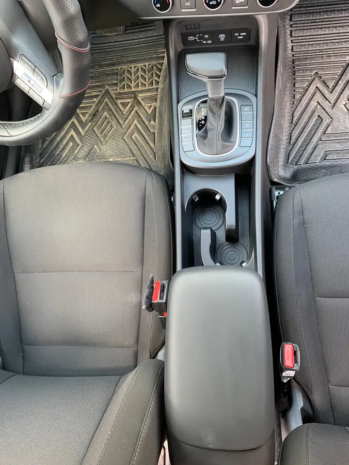 Hyundai KONA снимка Hyundai KONA
