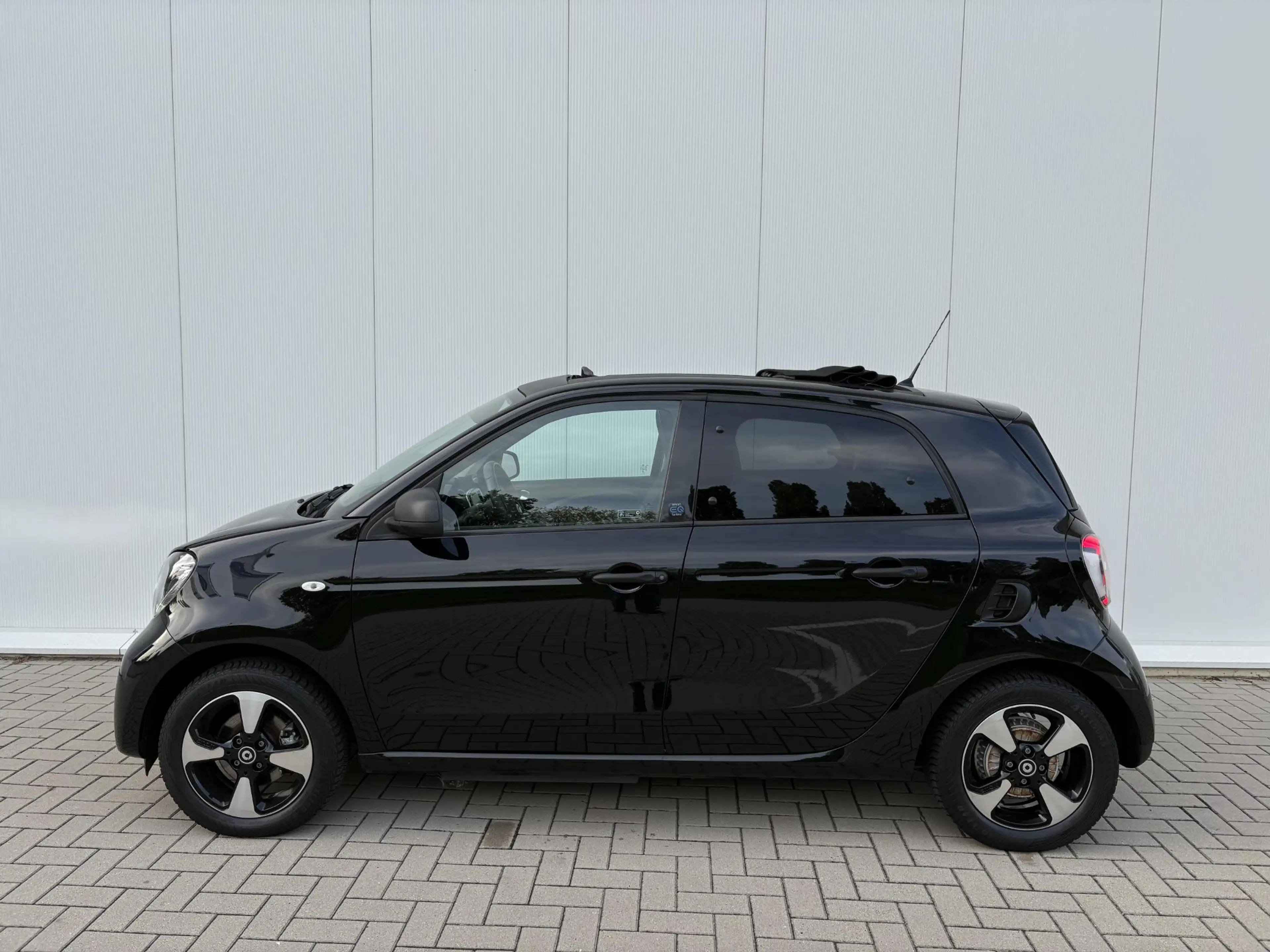 smart forFour EQ 18 kWh | CABRIO | JBL Audio | nieuw model | 4x — photo 7