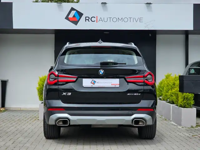 BMW X3 view 5