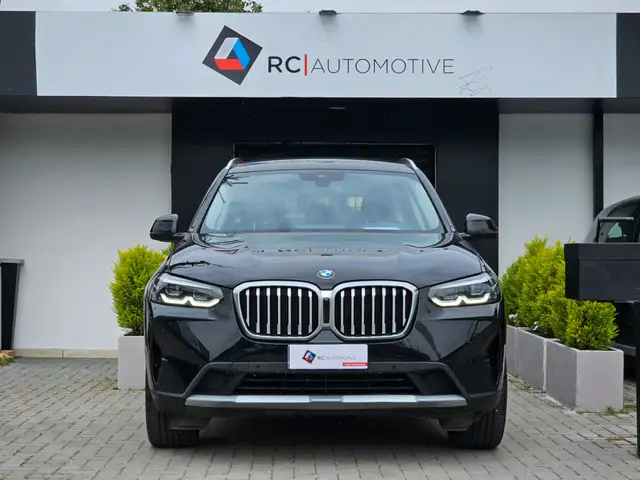 BMW X3 view 3