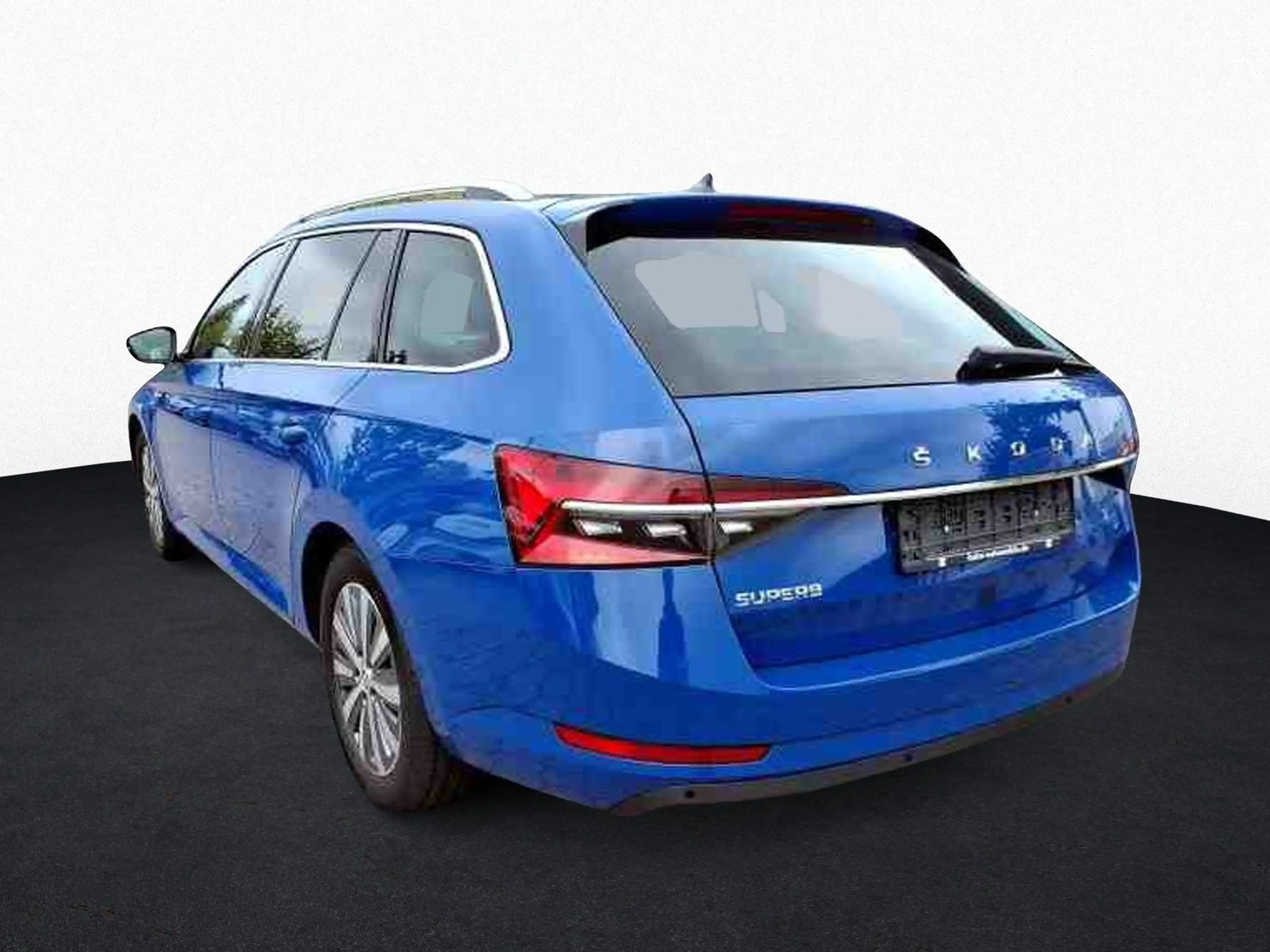 Skoda Superb Combi 2.0TDI DSG Style AHK 360° LED Navi — photo 4