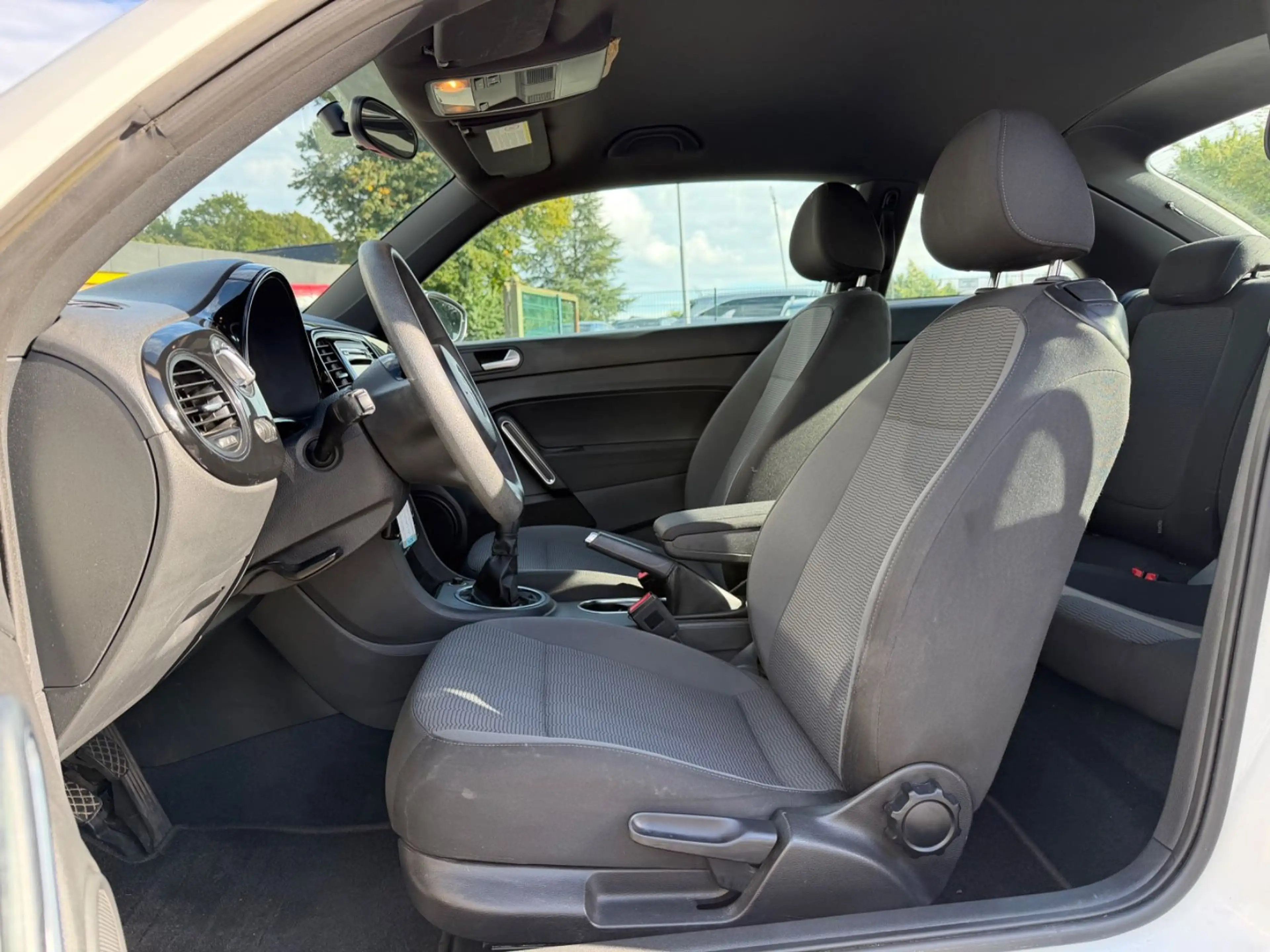 Volkswagen Beetle 1.2 TSI Lim. Basis (Sitzheiz.-Klima-Temp) — photo 9