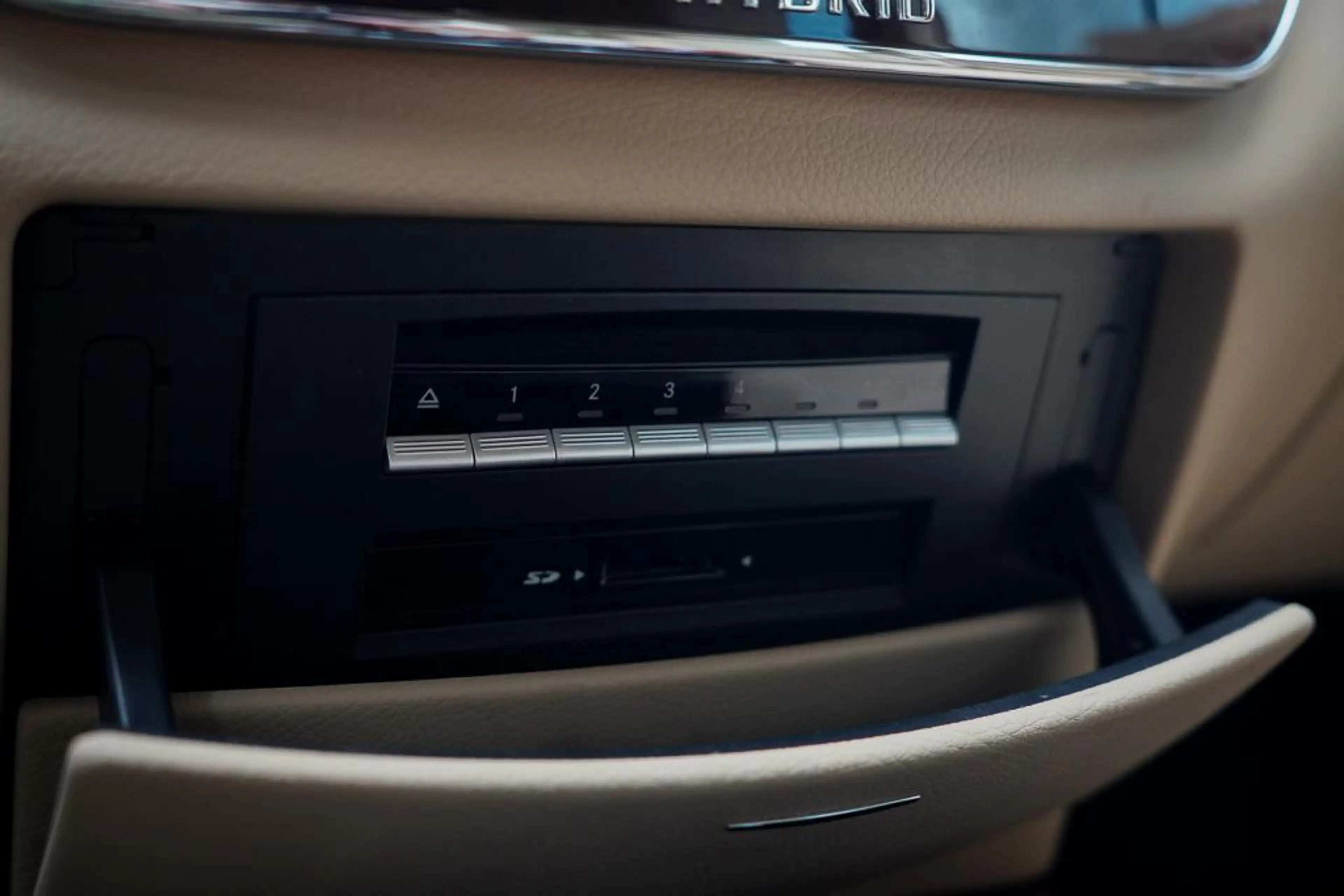 Mercedes-Benz S 400 HYBRID Prestige Plus — photo 39
