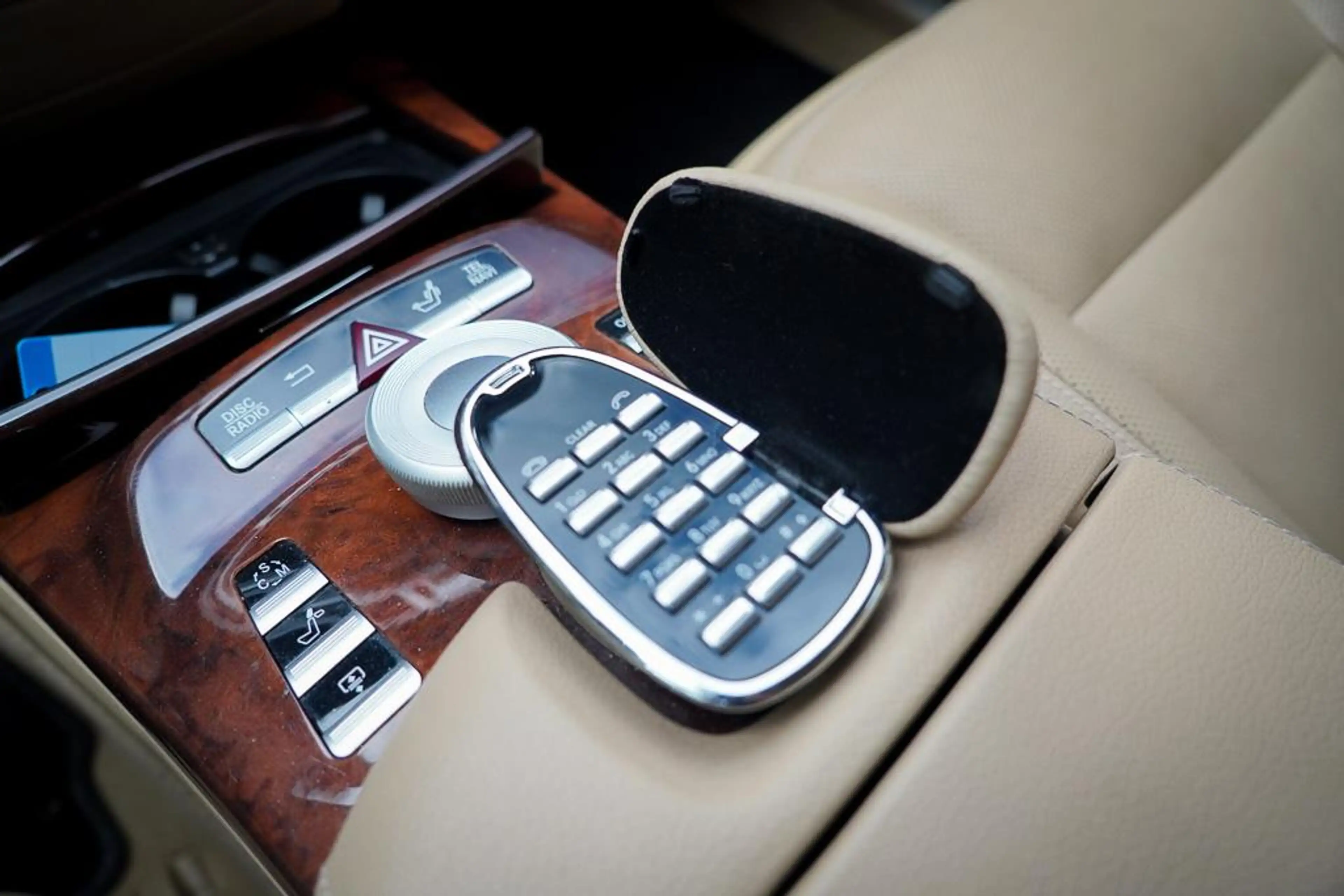 Mercedes-Benz S 400 HYBRID Prestige Plus — photo 36