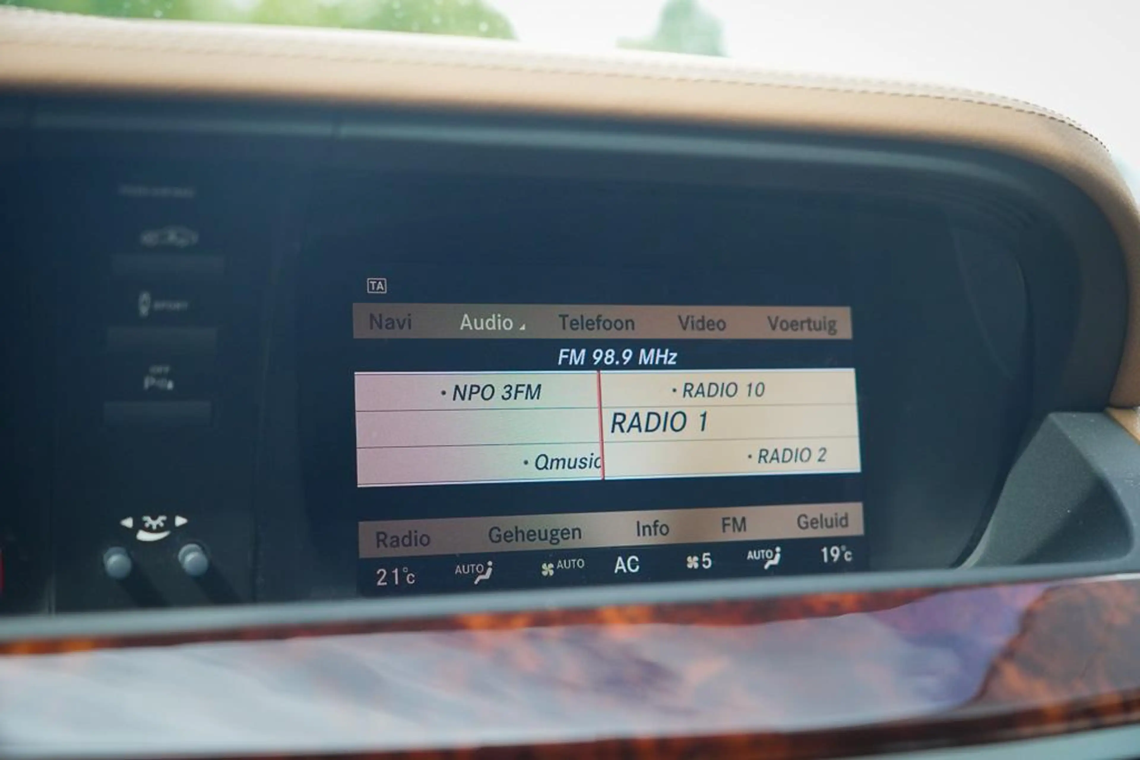 Mercedes-Benz S 400 HYBRID Prestige Plus — photo 41