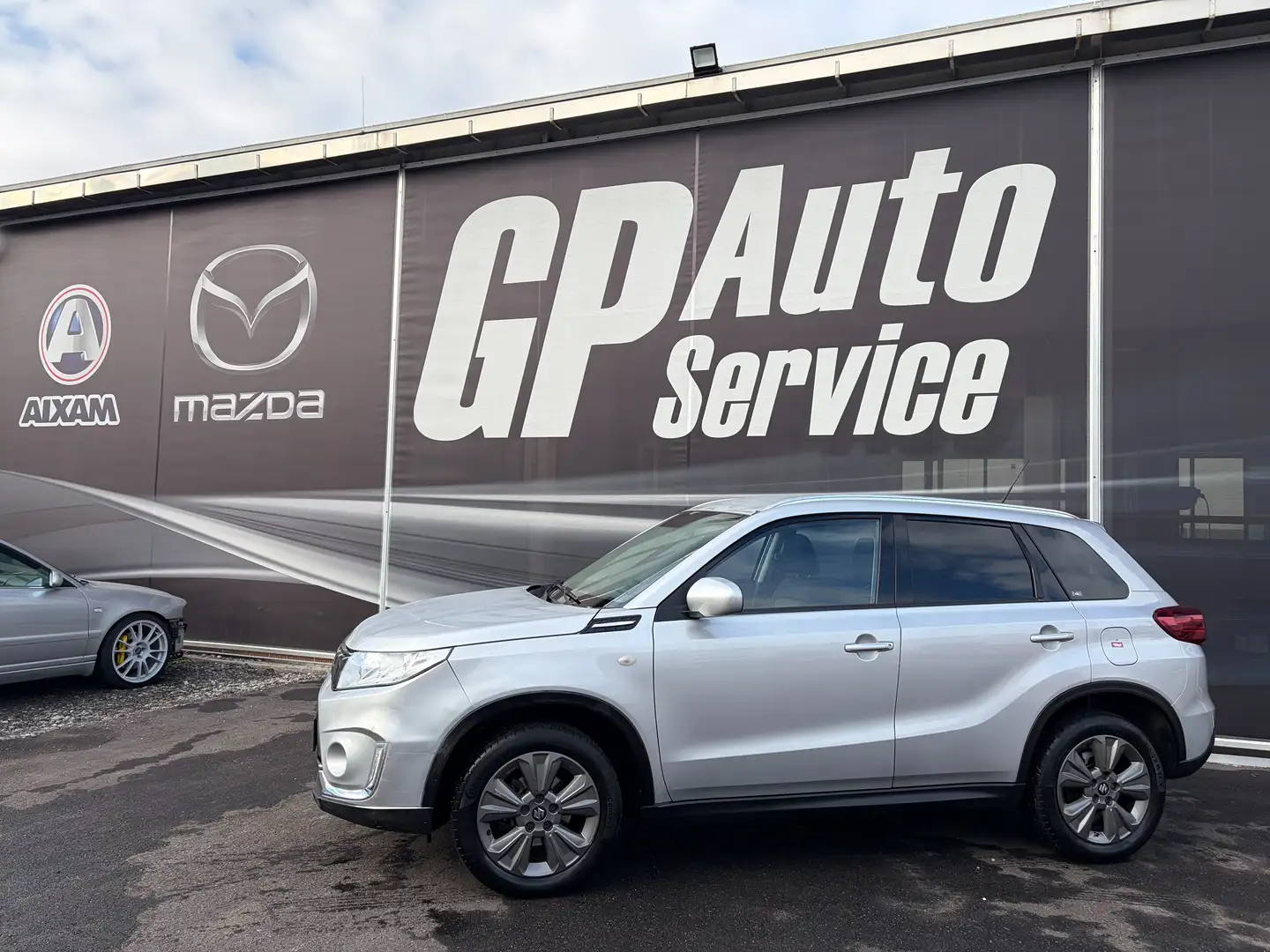 Suzuki Vitara Vitara 1,0 DITC shine Silber - 2