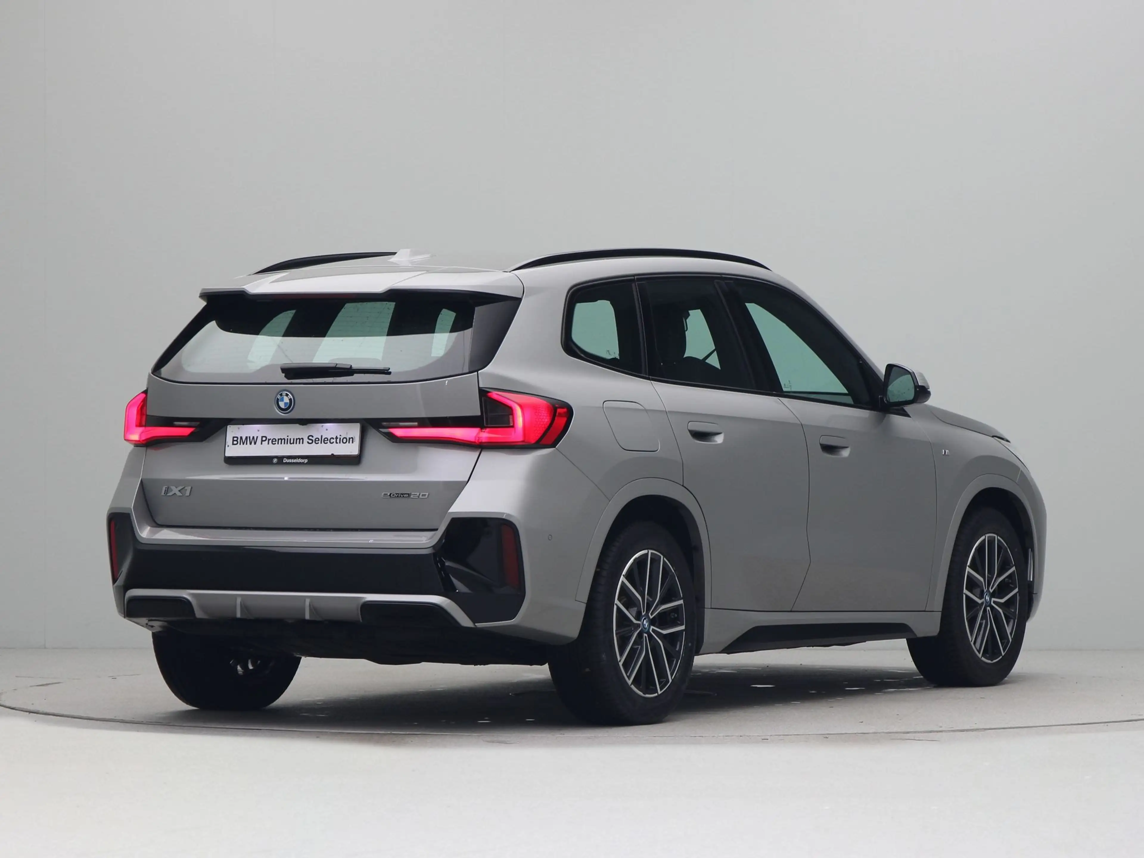 BMW iX1 eDrive20 67 kWh M Sport — photo 8