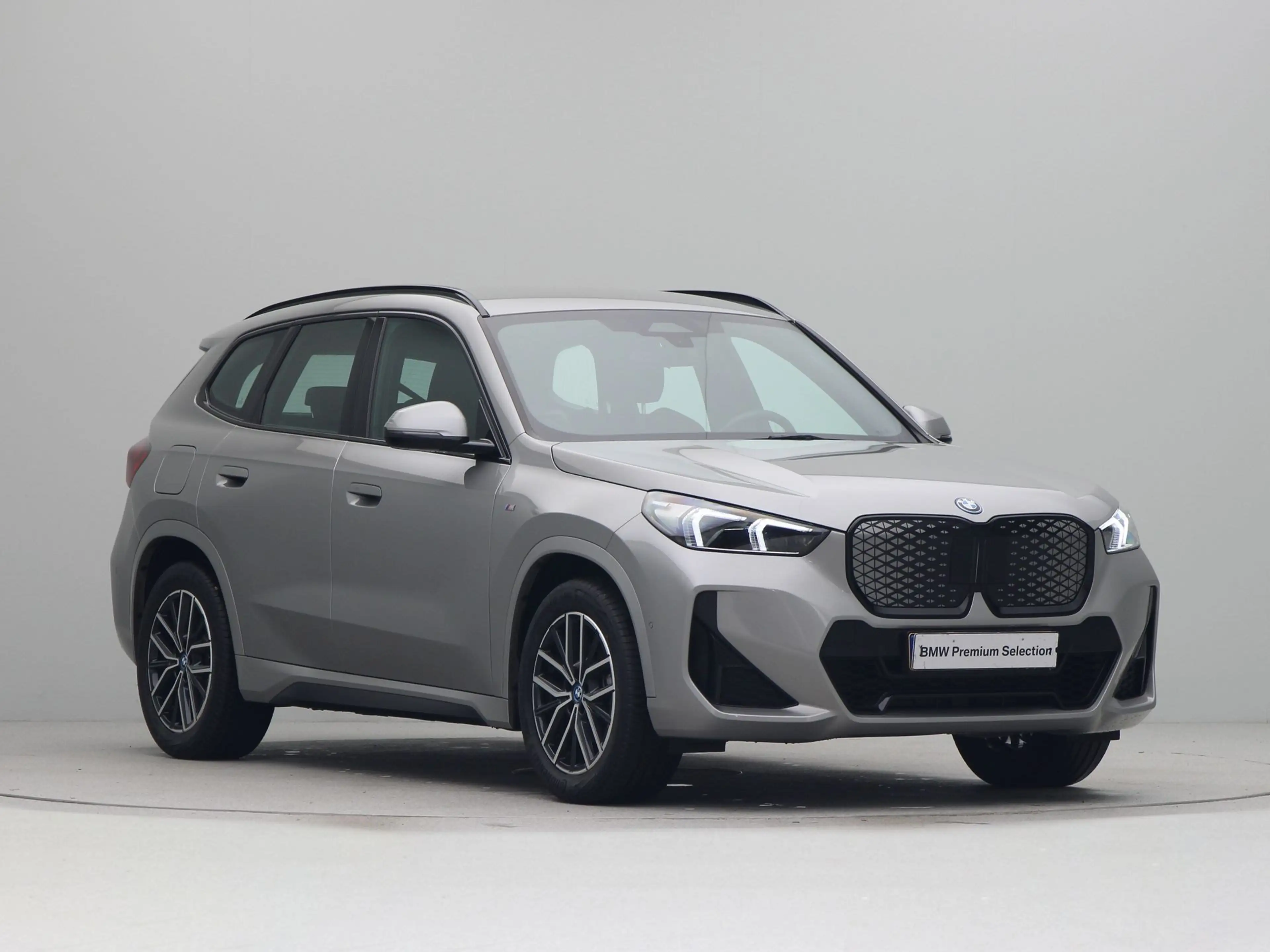 BMW iX1 eDrive20 67 kWh M Sport — photo 6