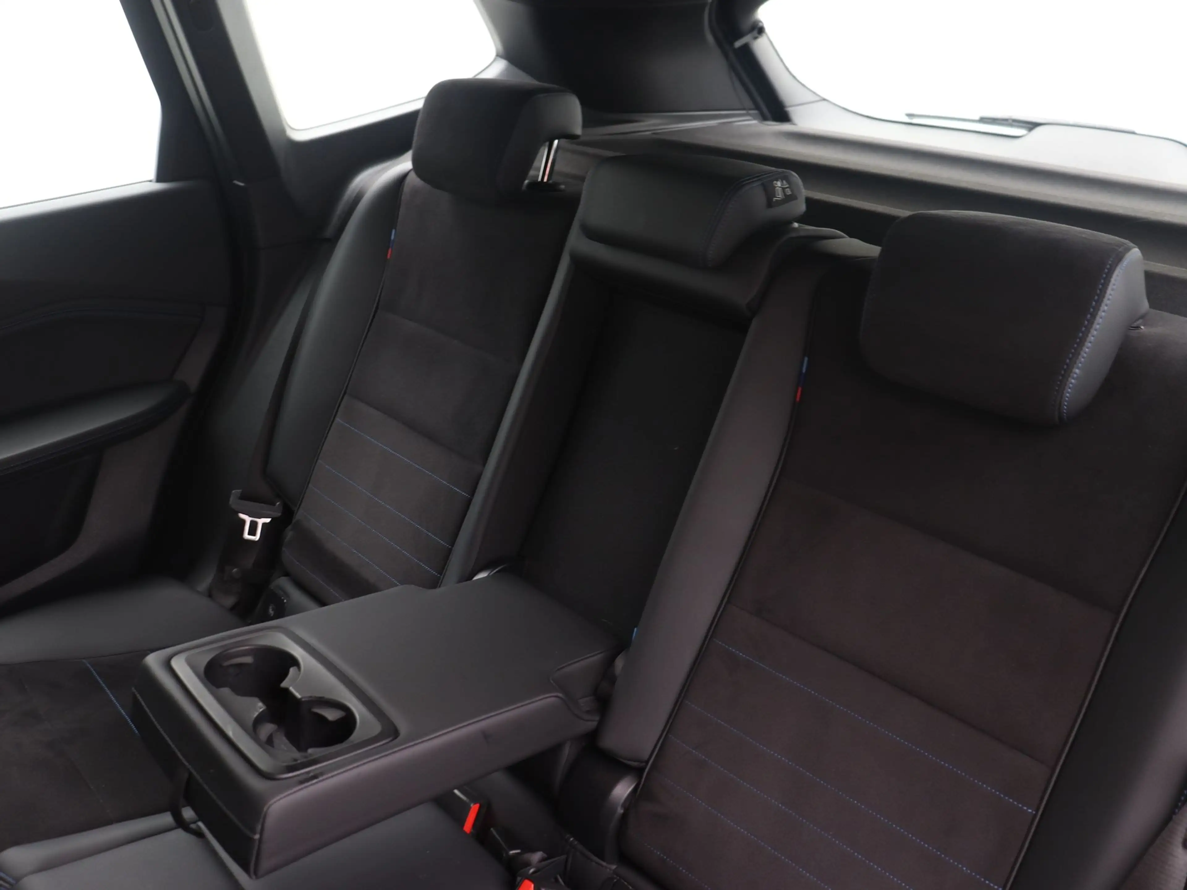 BMW iX1 eDrive20 67 kWh M Sport — photo 15