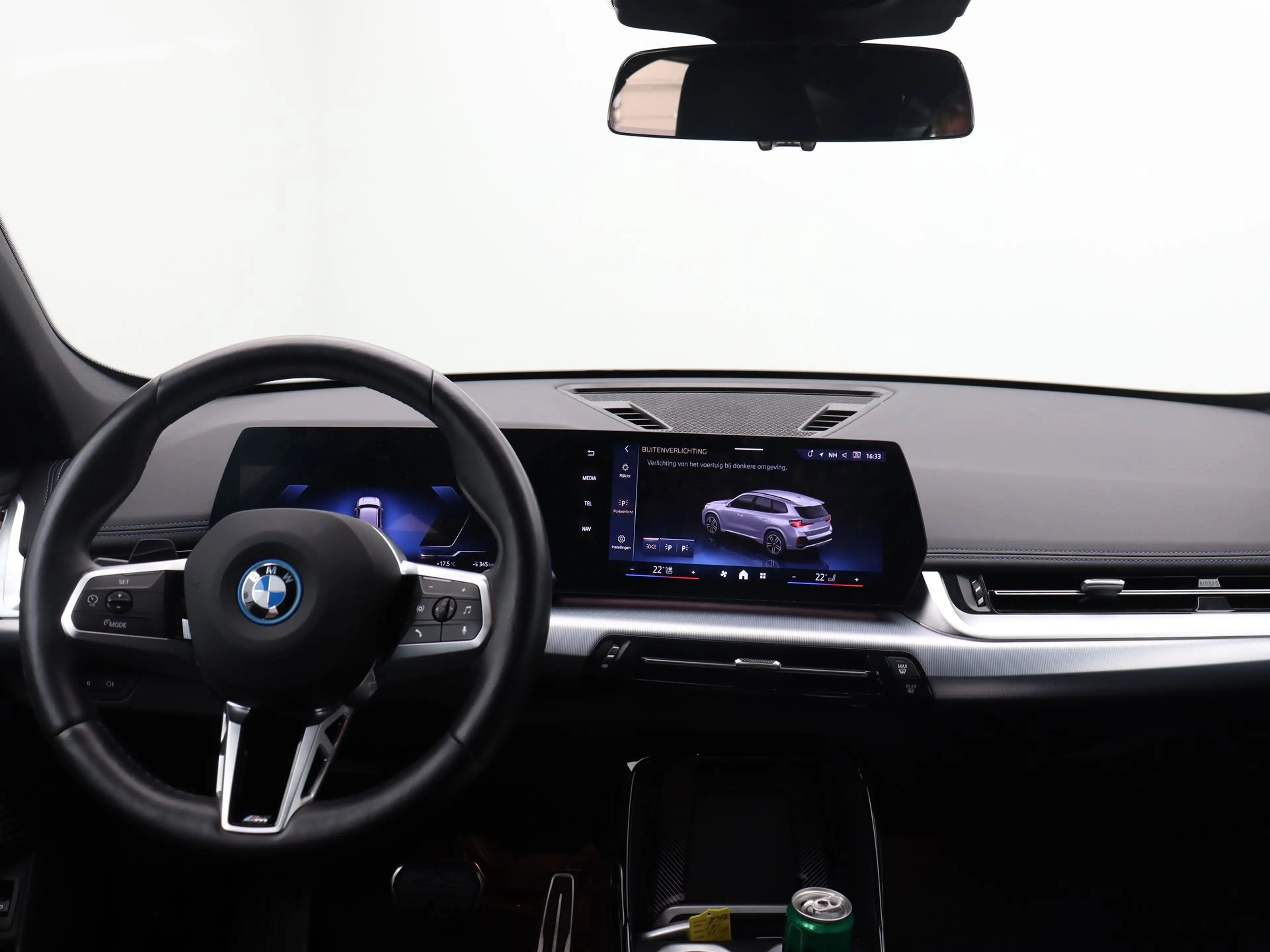 BMW iX1 eDrive20 67 kWh M Sport — photo 12