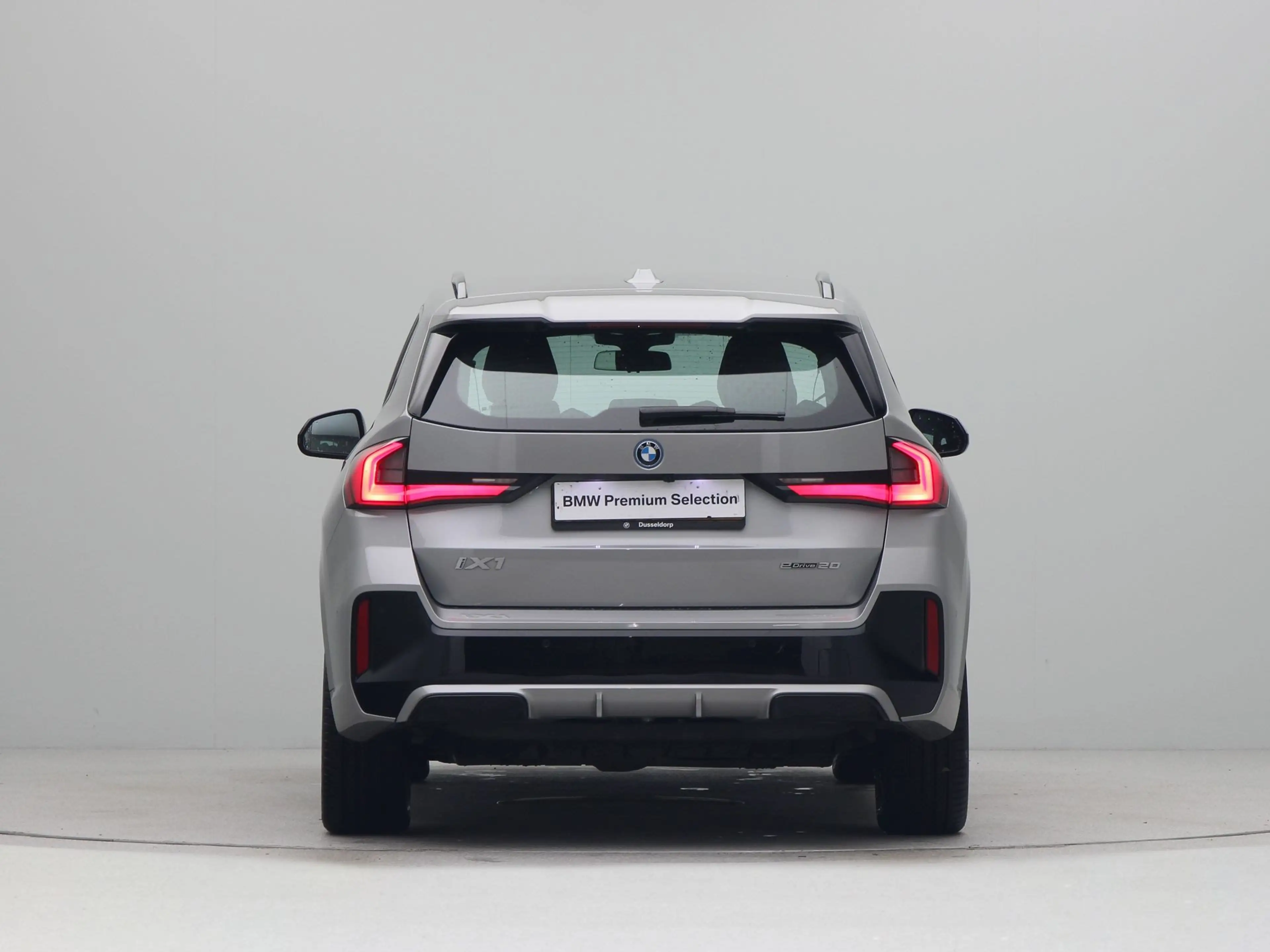 BMW iX1 eDrive20 67 kWh M Sport — photo 9