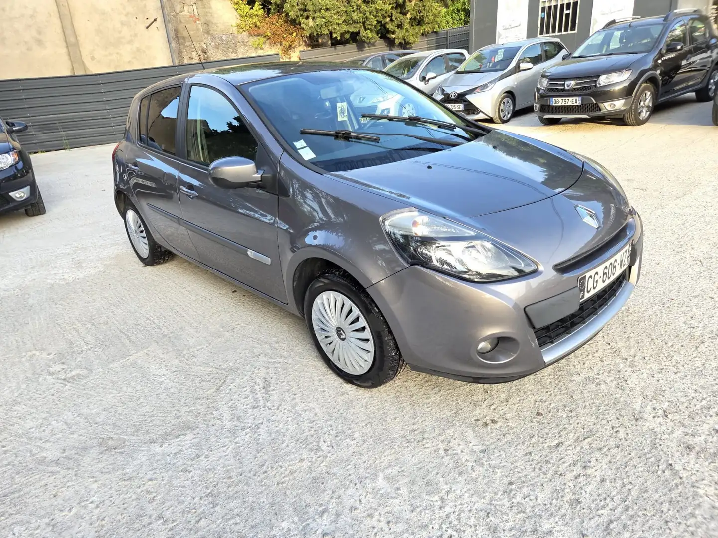 Renault Clio Dynamique TomTom Gris - 1