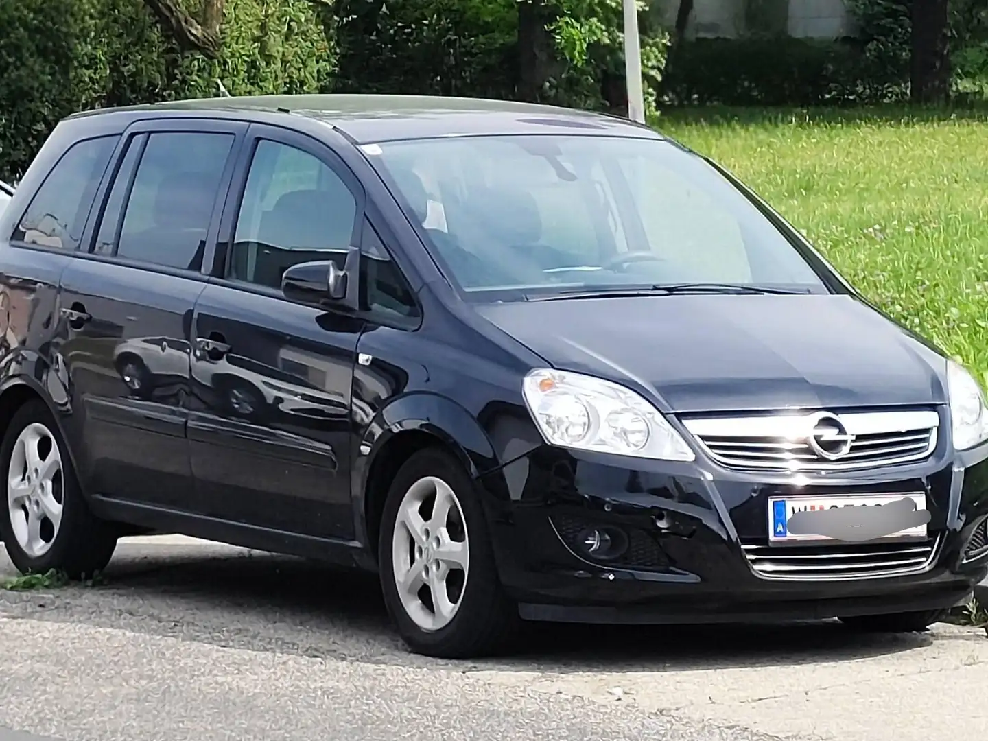 Opel Zafira Zafira 1,9 CDTI Sport DPF Sport Schwarz - 1