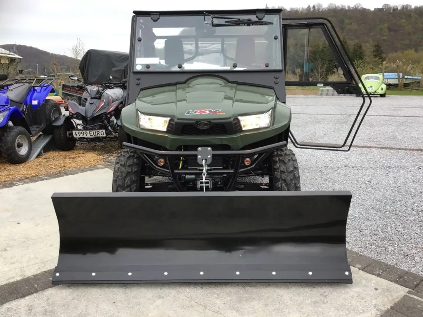 Kymco UXV 700 UXV 700i 4x4 ,mit Schneepflug und Zusatzheizung Grün - 1
