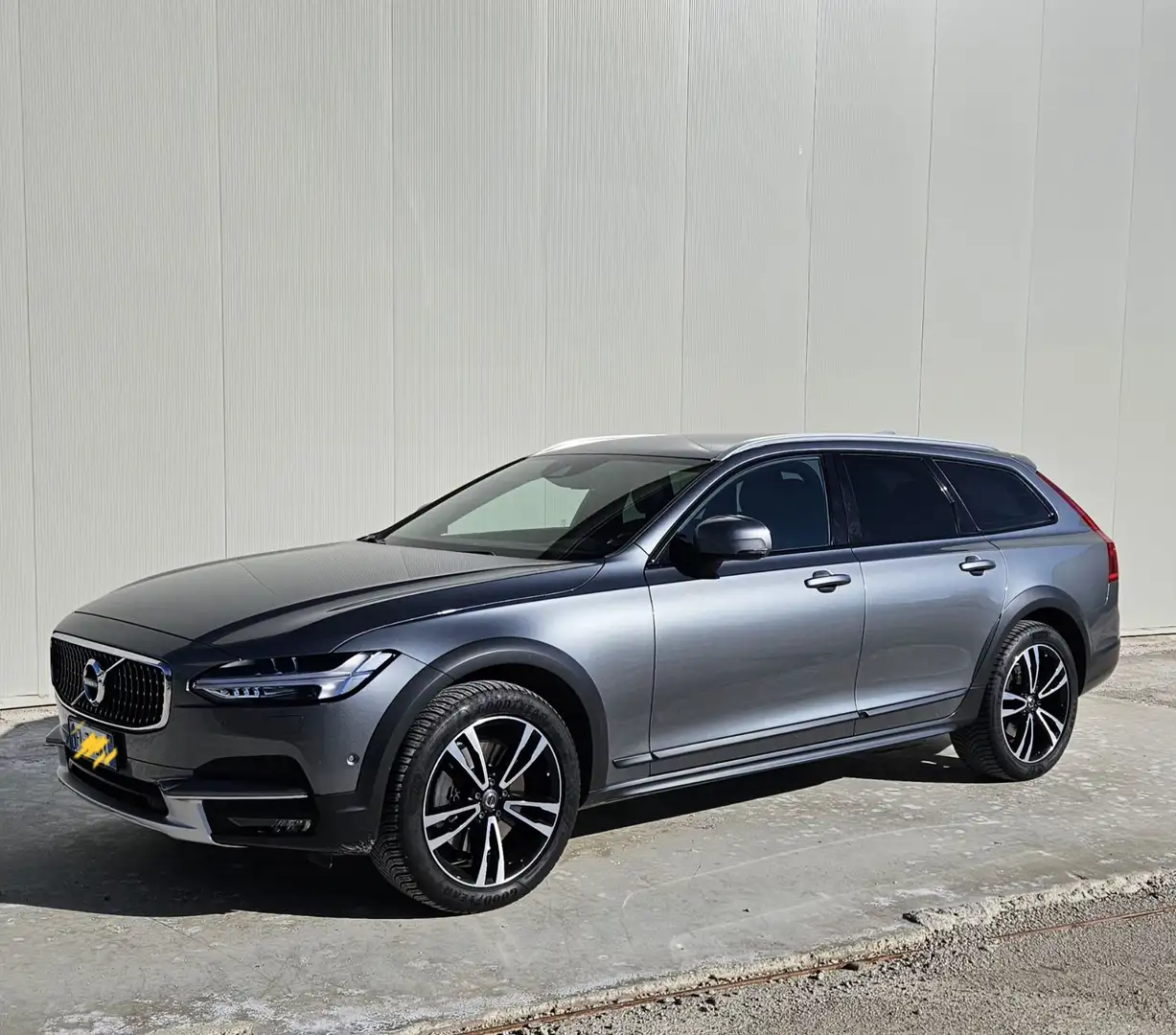 Volvo V90 Cross Country 2.0 d4 Pro awd geartronic Grigio - 1