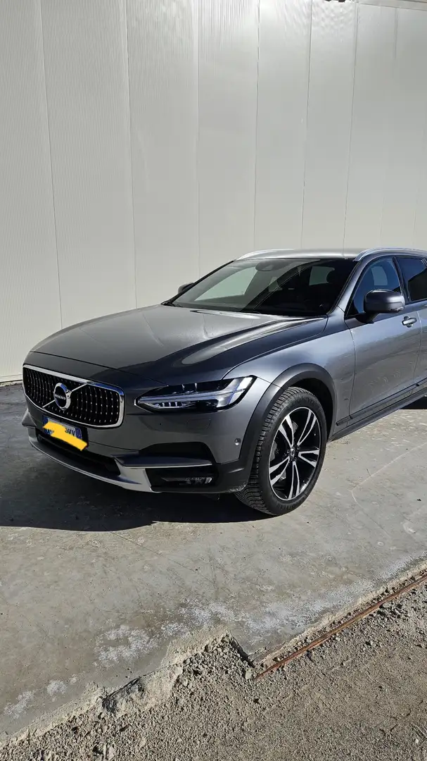 Volvo V90 Cross Country 2.0 d4 Pro awd geartronic Grigio - 2