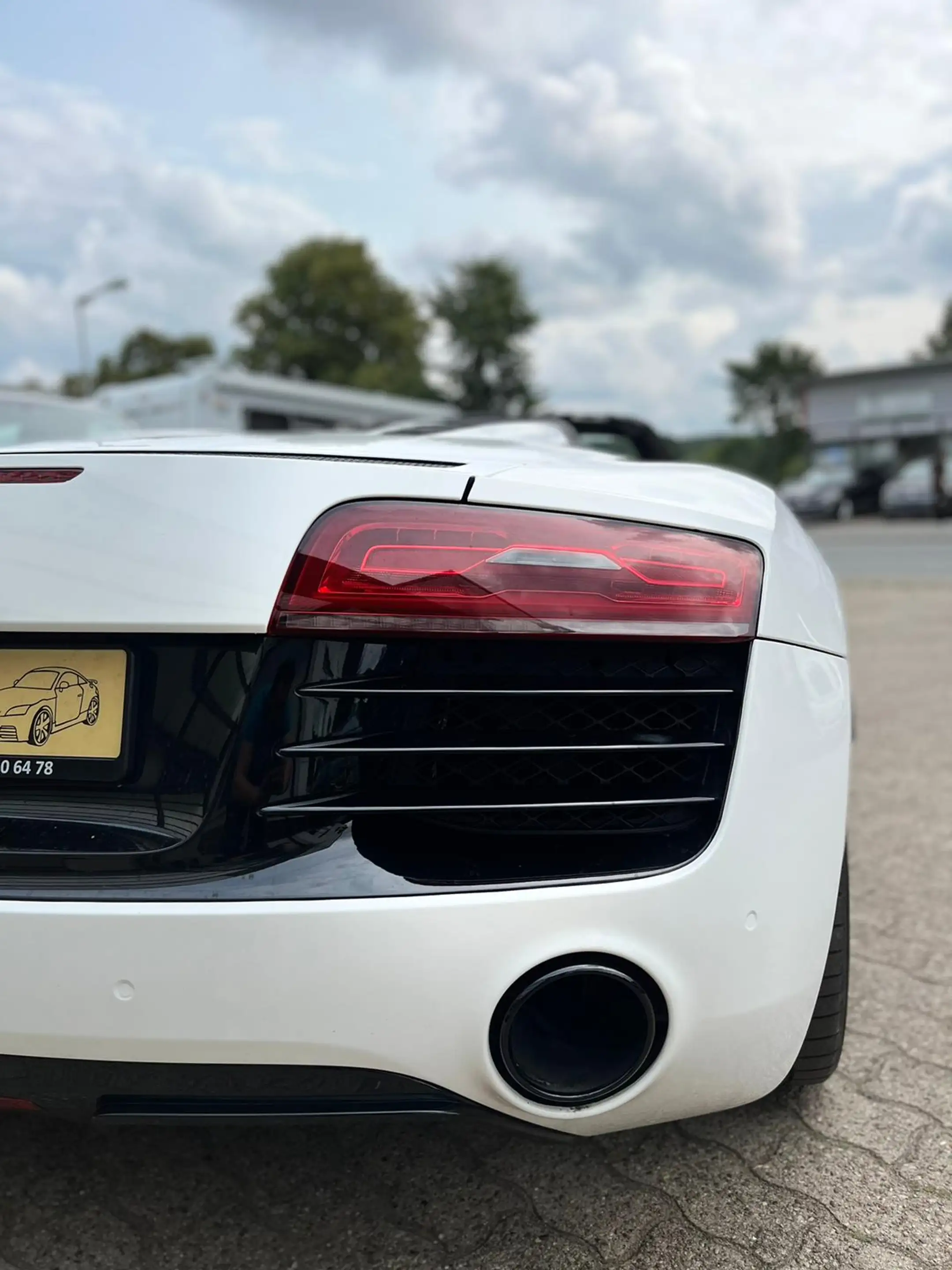 Audi R8 Spyder 4.2 FSI S-tronic quattro *B&O*Leder*LED* — photo 4