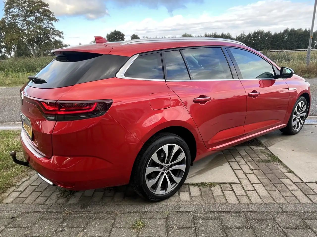 Renault Megane Estate 1.3 TCe 140PK Business Edition One / Trekha, миниатюра 2