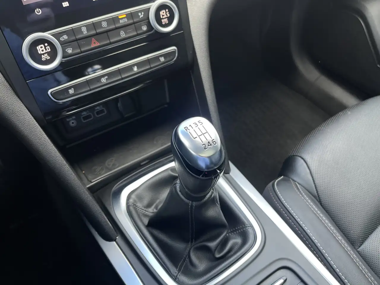 Renault Megane Estate 1.3 TCe 140PK Business Edition One / Trekha, миниатюра 27