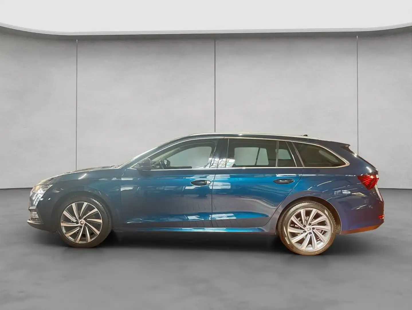 Skoda Octavia Combi 2.0 TDI DSG AHK Blau - 2