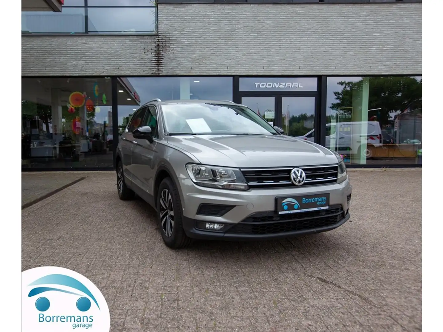 Volkswagen Tiguan 1.5 TSI ACT IQ DRIVE TREKHAAK/NAVI/PARKEERHULP/... Argent - 1