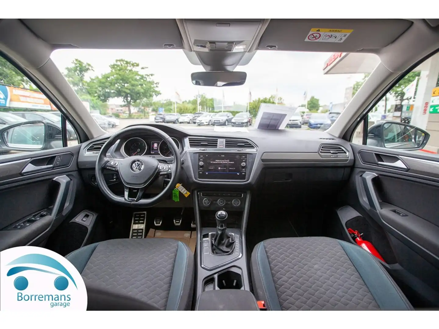 Volkswagen Tiguan 1.5 TSI ACT IQ DRIVE TREKHAAK/NAVI/PARKEERHULP/... Argent - 2