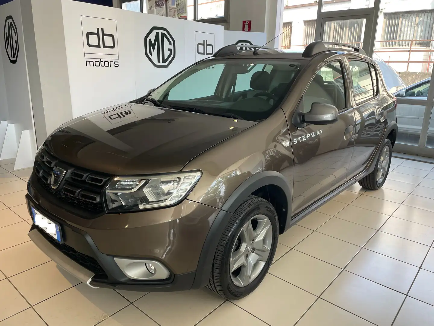 Dacia Sandero GPL Stepway 0.9 tce turbo Comfort s Gris - 1