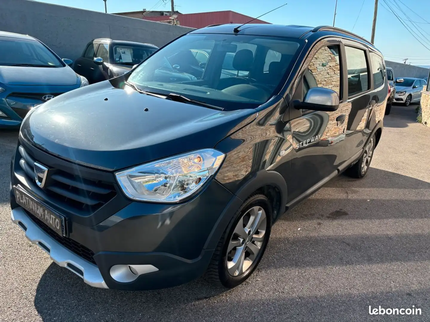 Dacia Lodgy Stepway 1.2 TCE 115 5PL Gris - 2