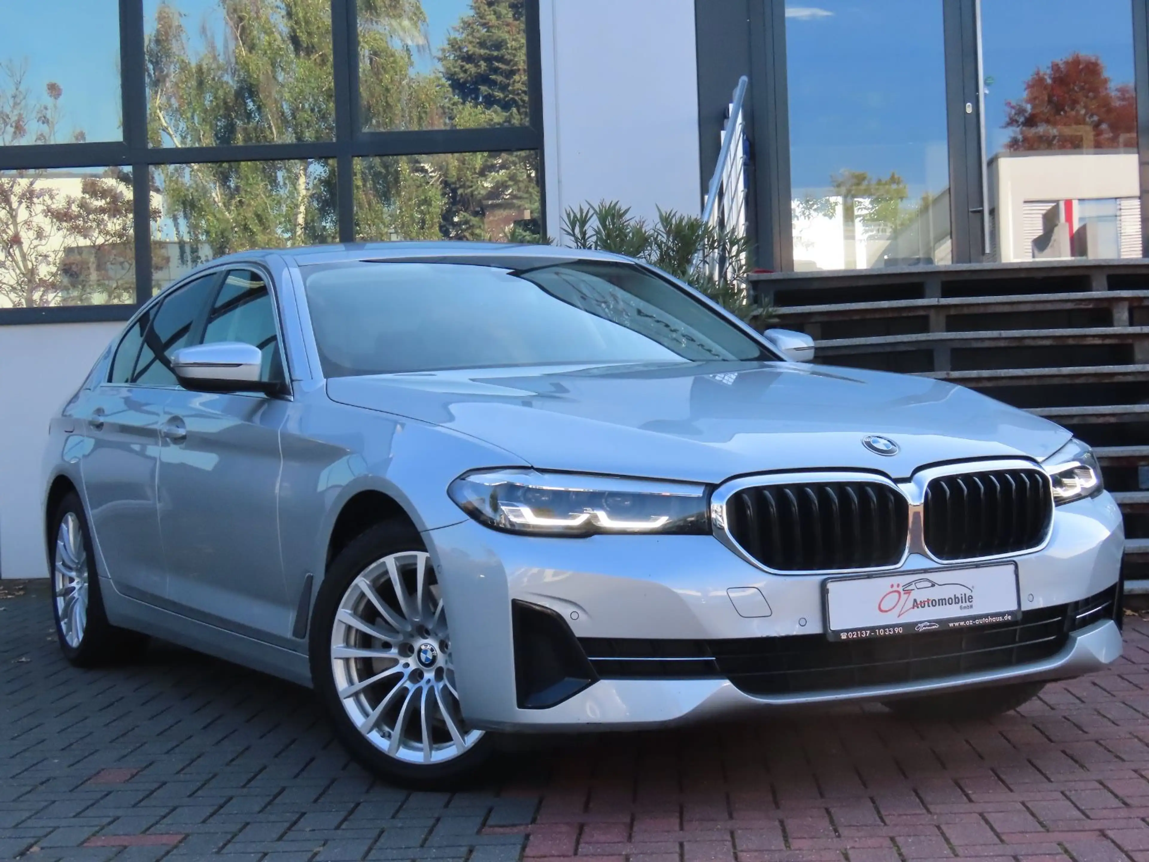 BMW 520 d xDrive Autom. Leder Ambiente Klimaauto. — photo 2