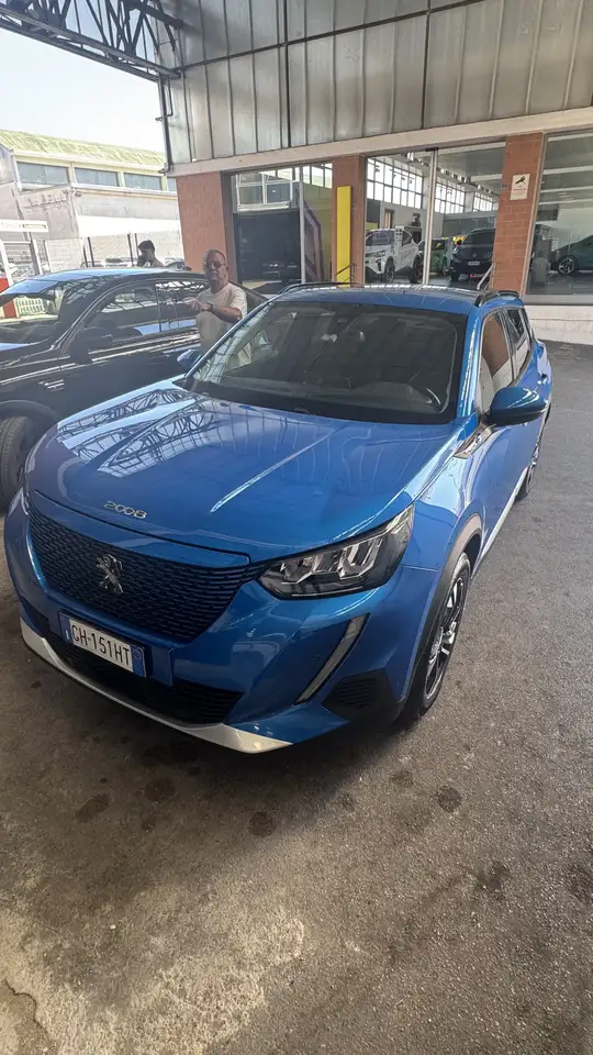 Peugeot e-2008