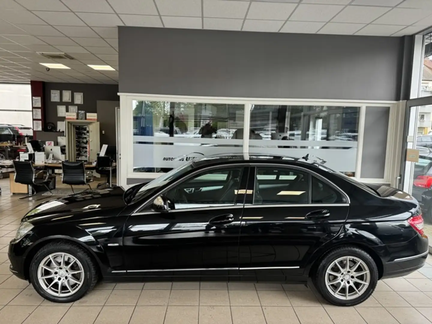 Mercedes-Benz C 350 Avantgarde Autom Leder Navi Memory Xenon Schwarz - 1