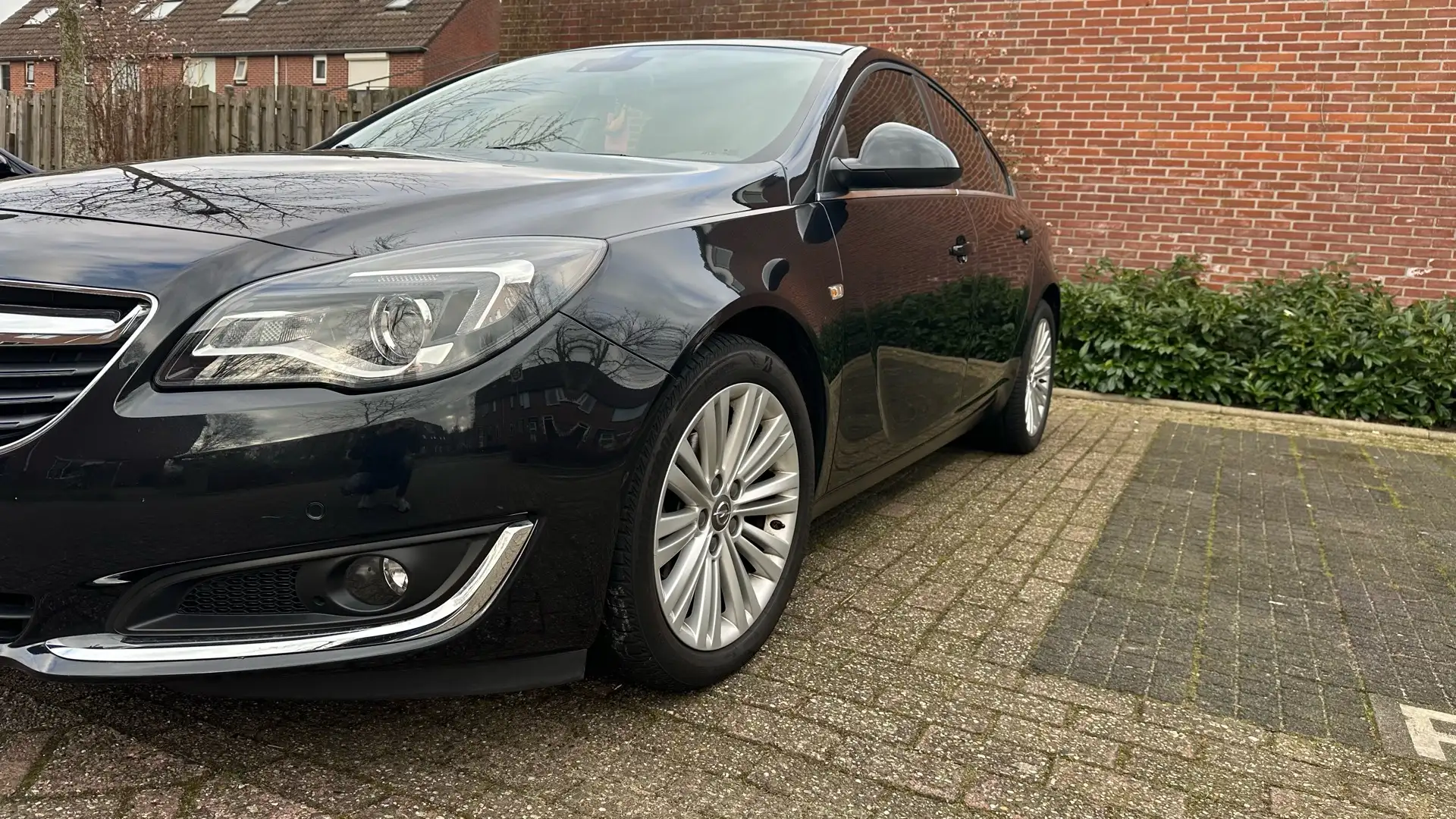 Opel Insignia 1.4 T EcoF. Bns+ Zwart - 1