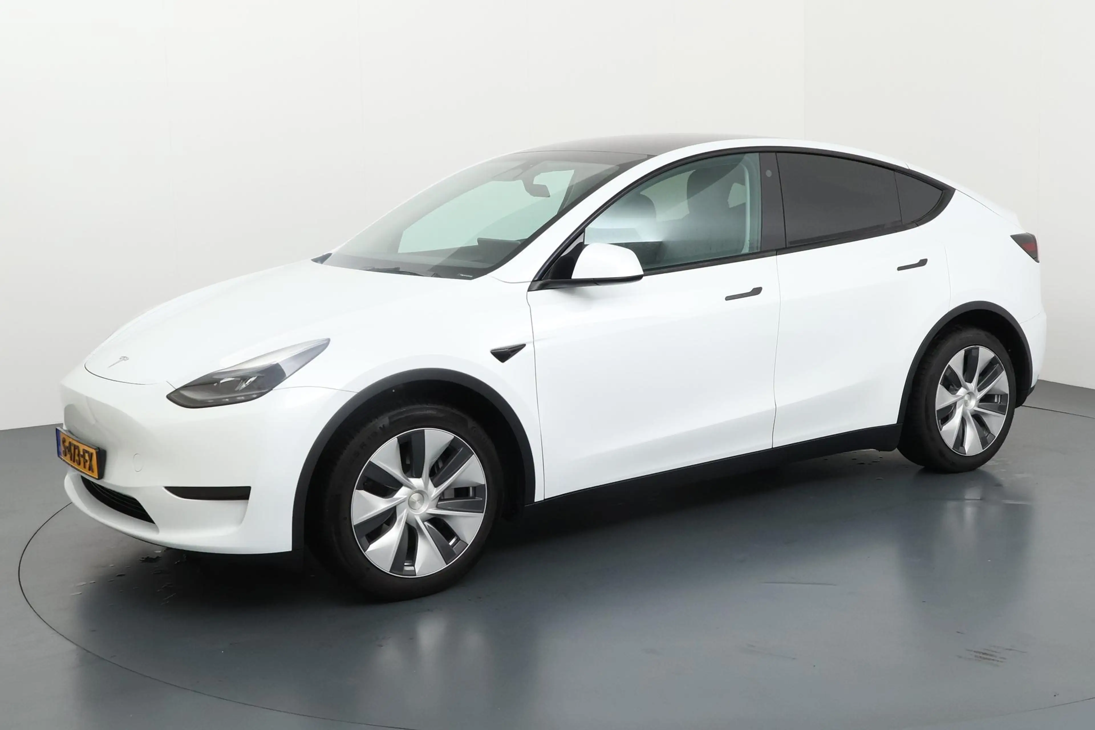 Tesla Model Y RWD 58 kWh - Sportieve Elektrische Crossover met W — photo 20