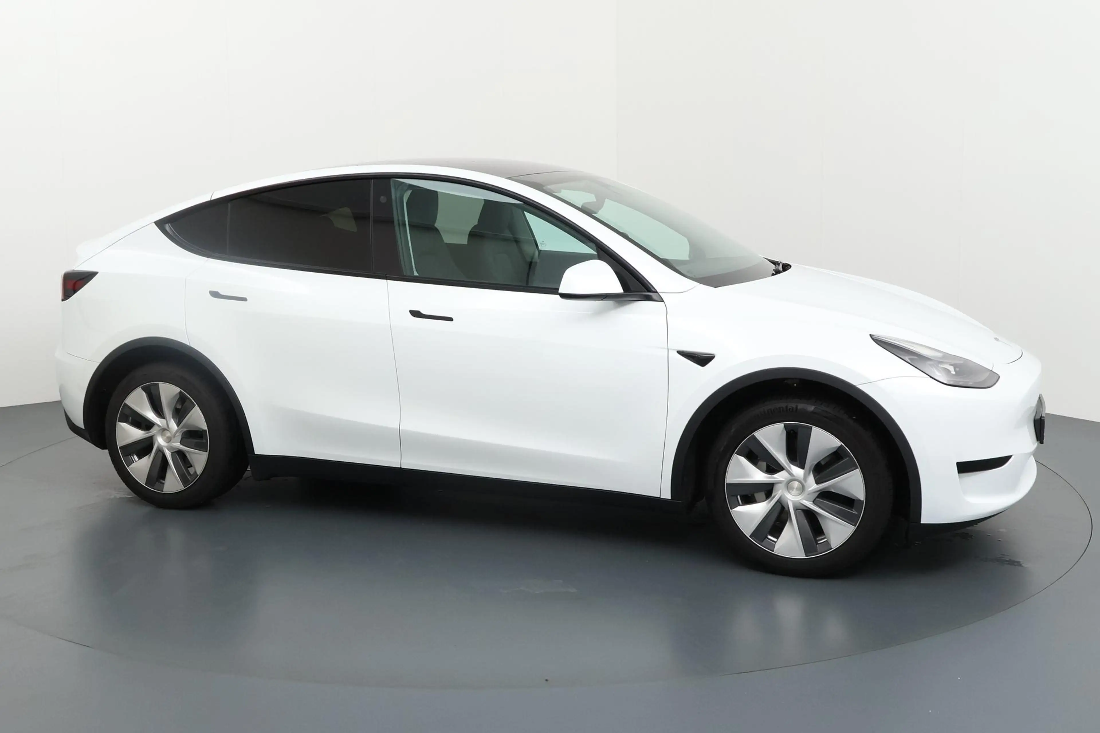 Tesla Model Y RWD 58 kWh - Sportieve Elektrische Crossover met W — photo 27