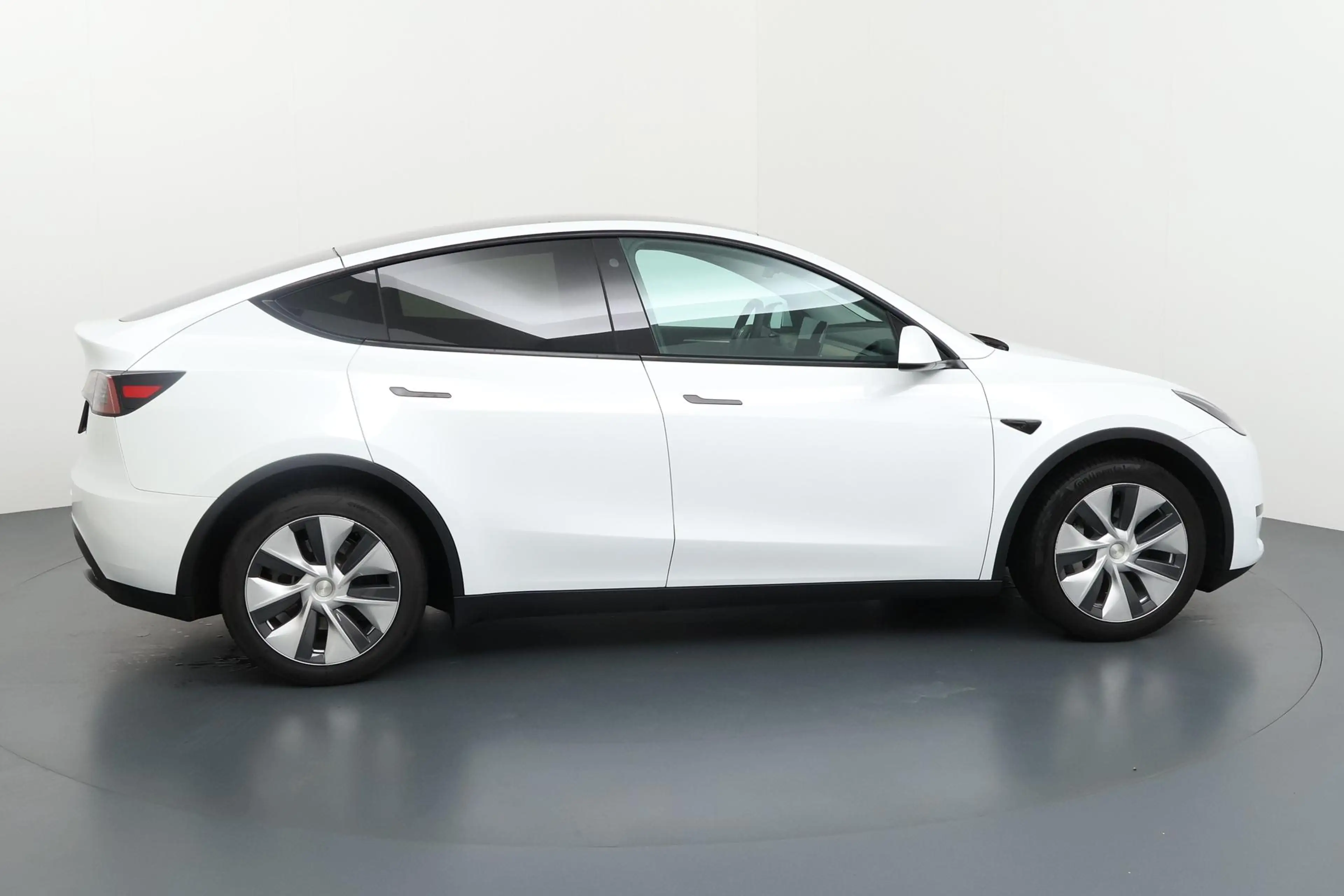Tesla Model Y RWD 58 kWh - Sportieve Elektrische Crossover met W — photo 12