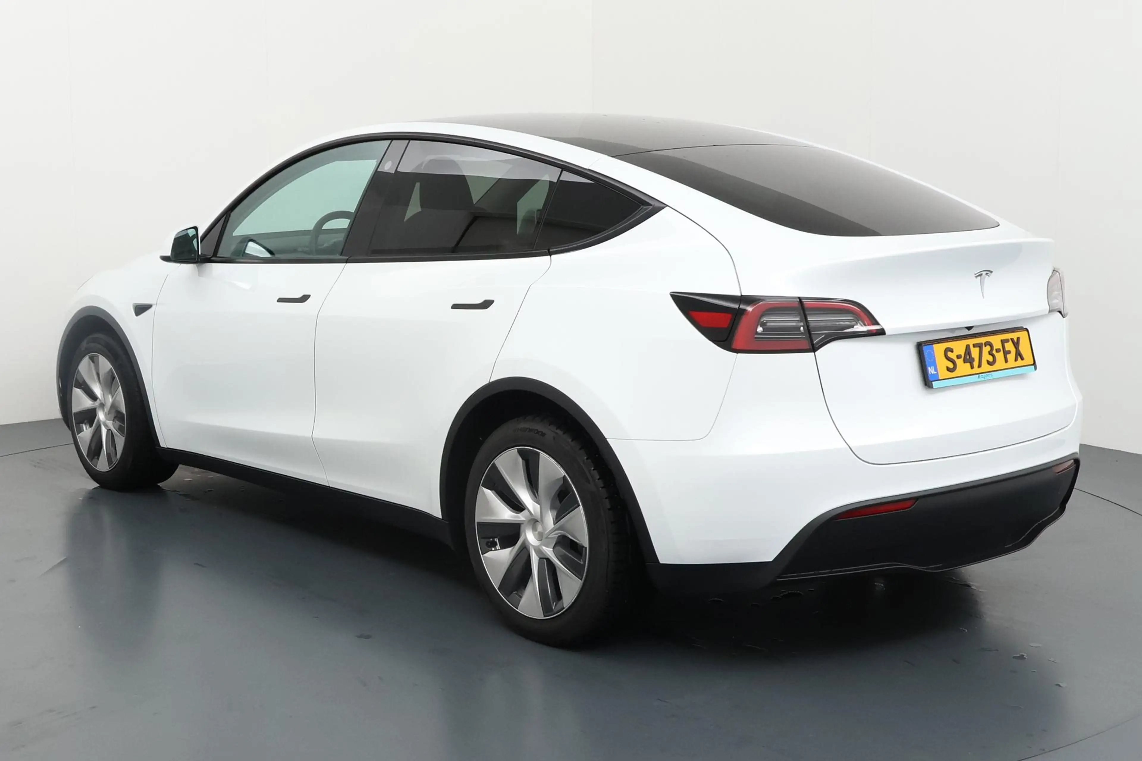 Tesla Model Y RWD 58 kWh - Sportieve Elektrische Crossover met W — photo 23