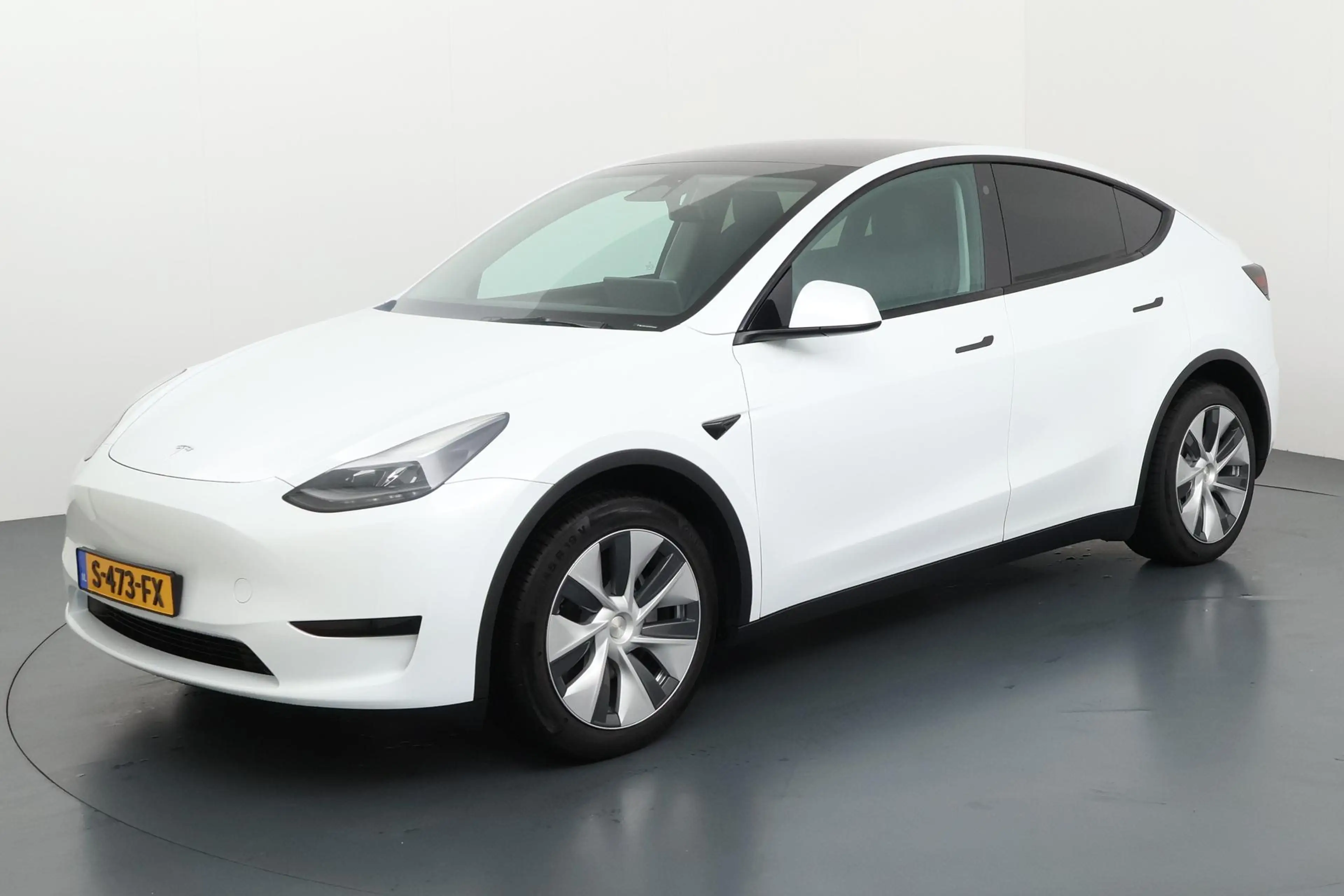 Tesla Model Y RWD 58 kWh - Sportieve Elektrische Crossover met W — photo 4