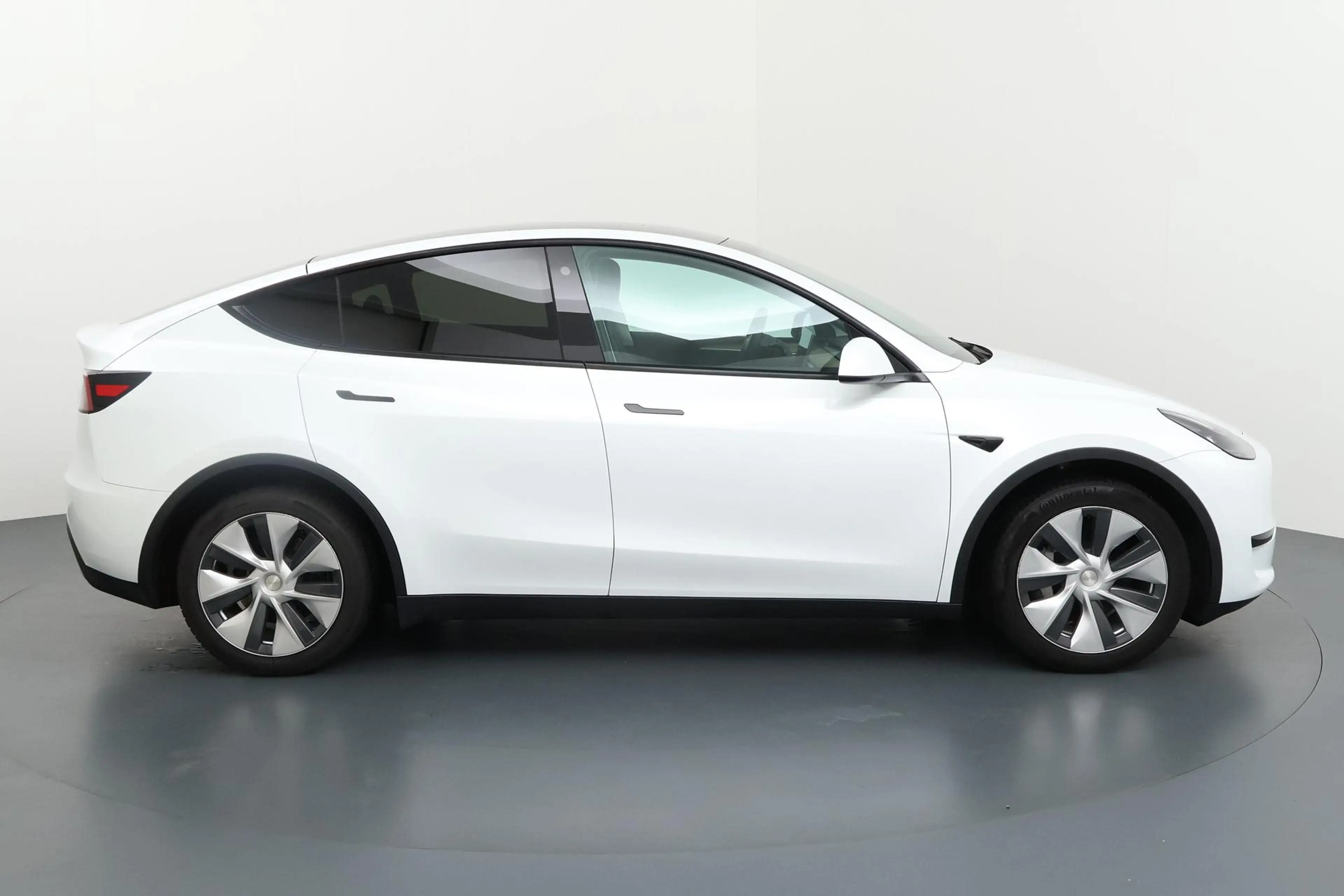 Tesla Model Y RWD 58 kWh - Sportieve Elektrische Crossover met W — photo 26