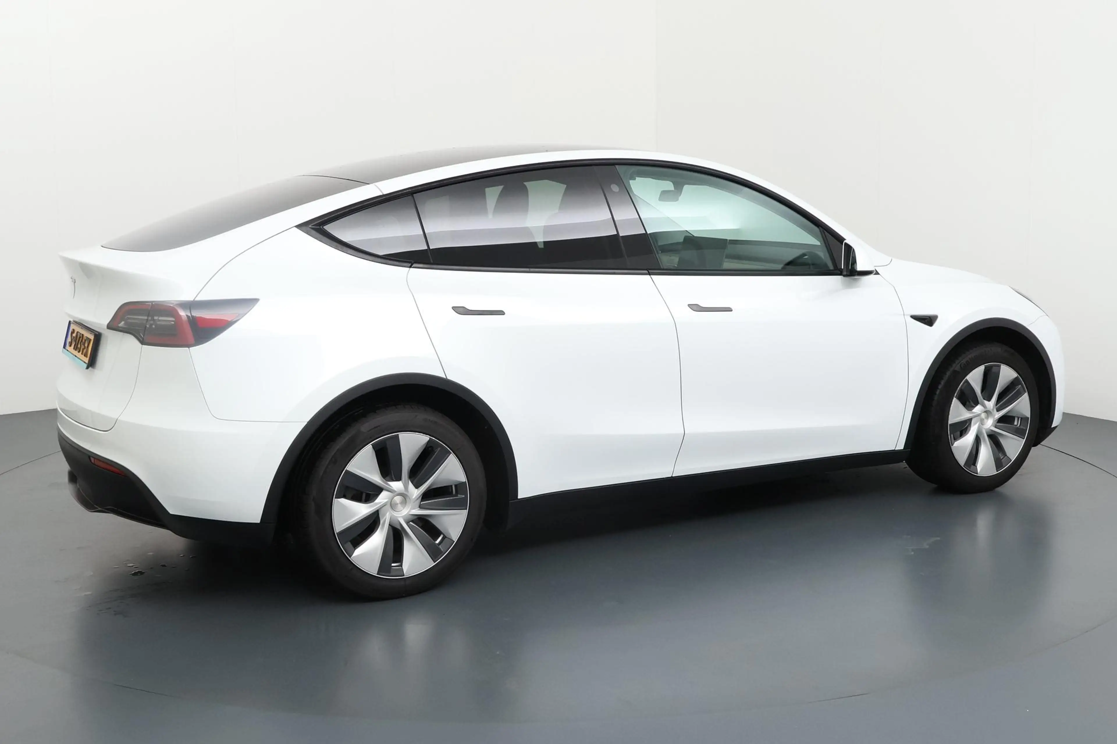 Tesla Model Y RWD 58 kWh - Sportieve Elektrische Crossover met W — photo 25