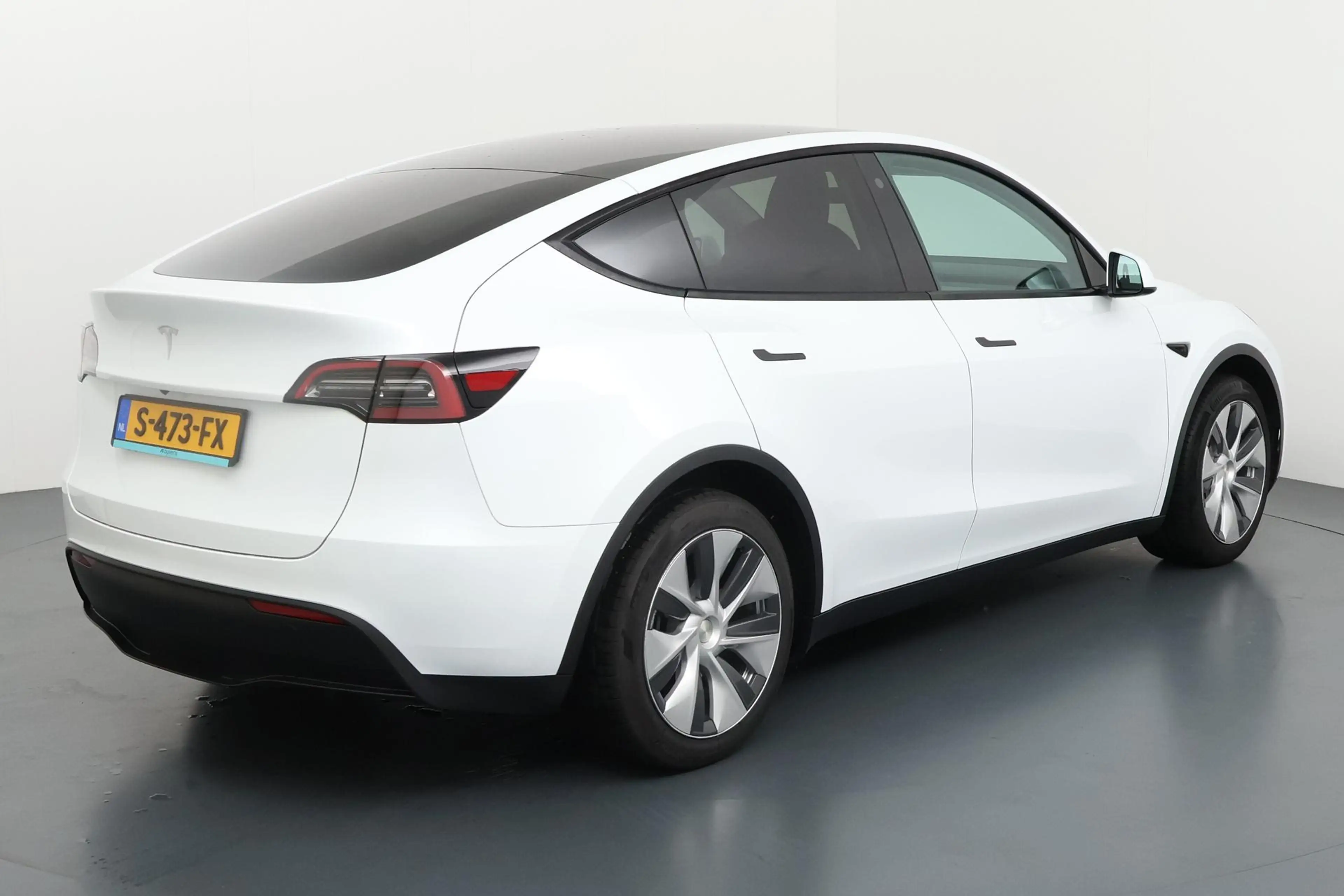 Tesla Model Y RWD 58 kWh - Sportieve Elektrische Crossover met W — photo 6