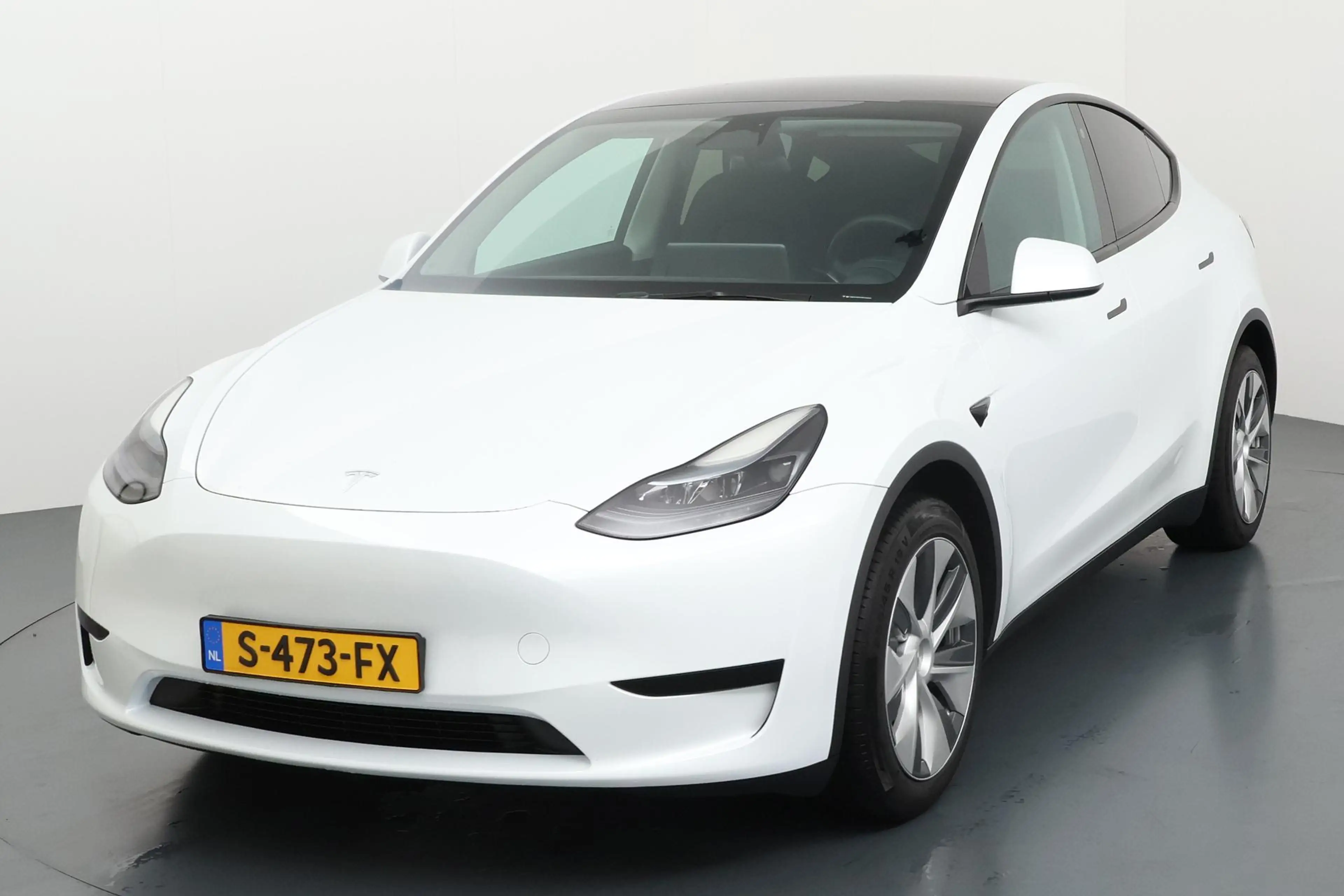 Tesla Model Y RWD 58 kWh - Sportieve Elektrische Crossover met W — photo 19