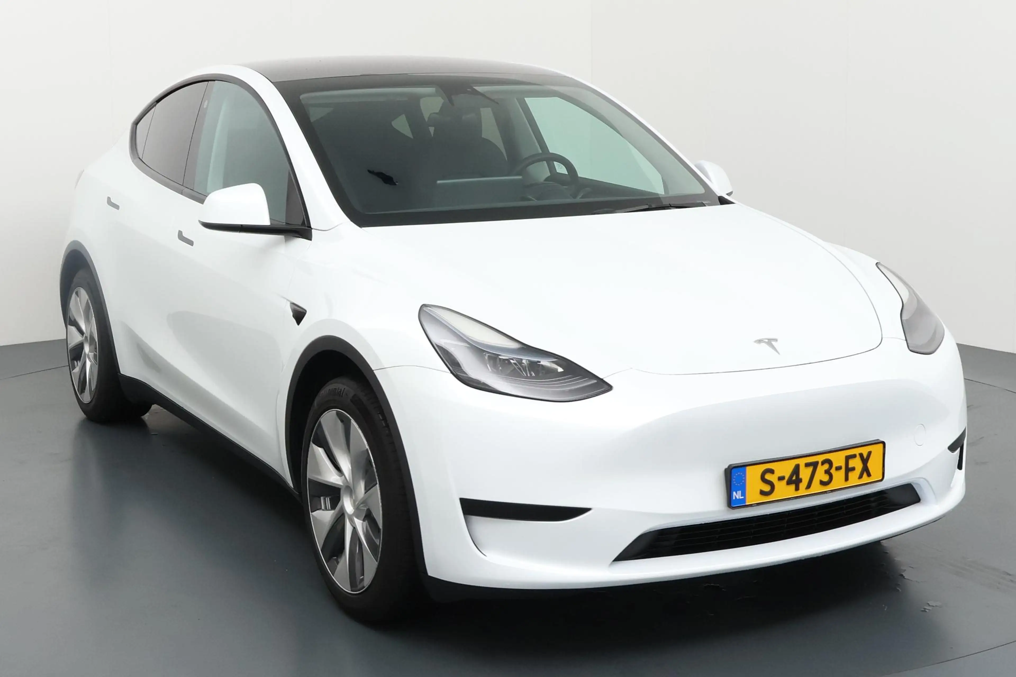 Tesla Model Y RWD 58 kWh - Sportieve Elektrische Crossover met W — photo 18