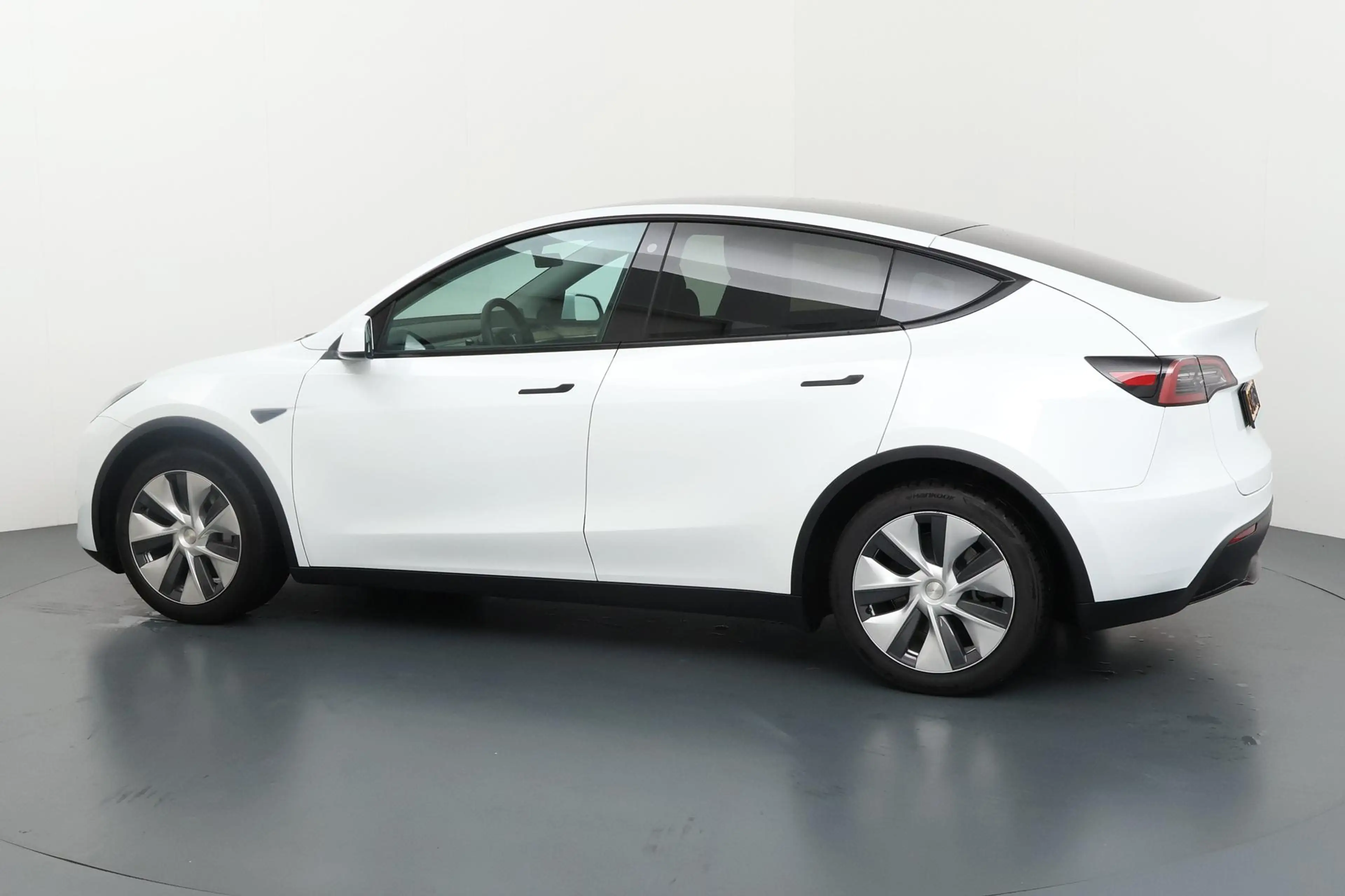Tesla Model Y RWD 58 kWh - Sportieve Elektrische Crossover met W — photo 22