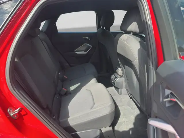 Audi Q3 view 6