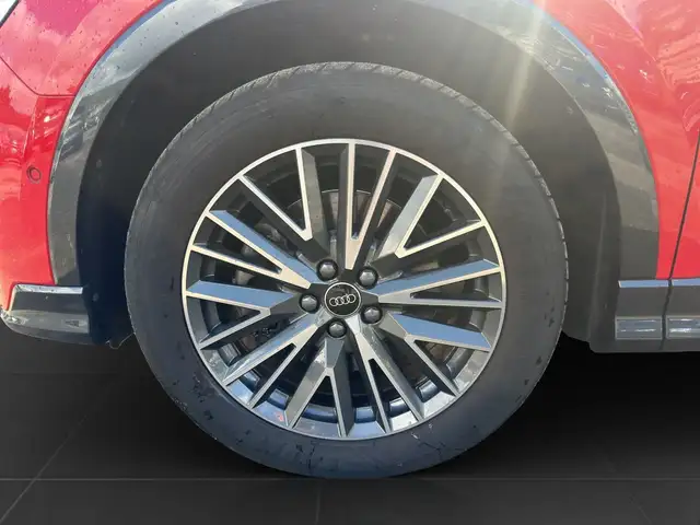 Audi Q3 view 7