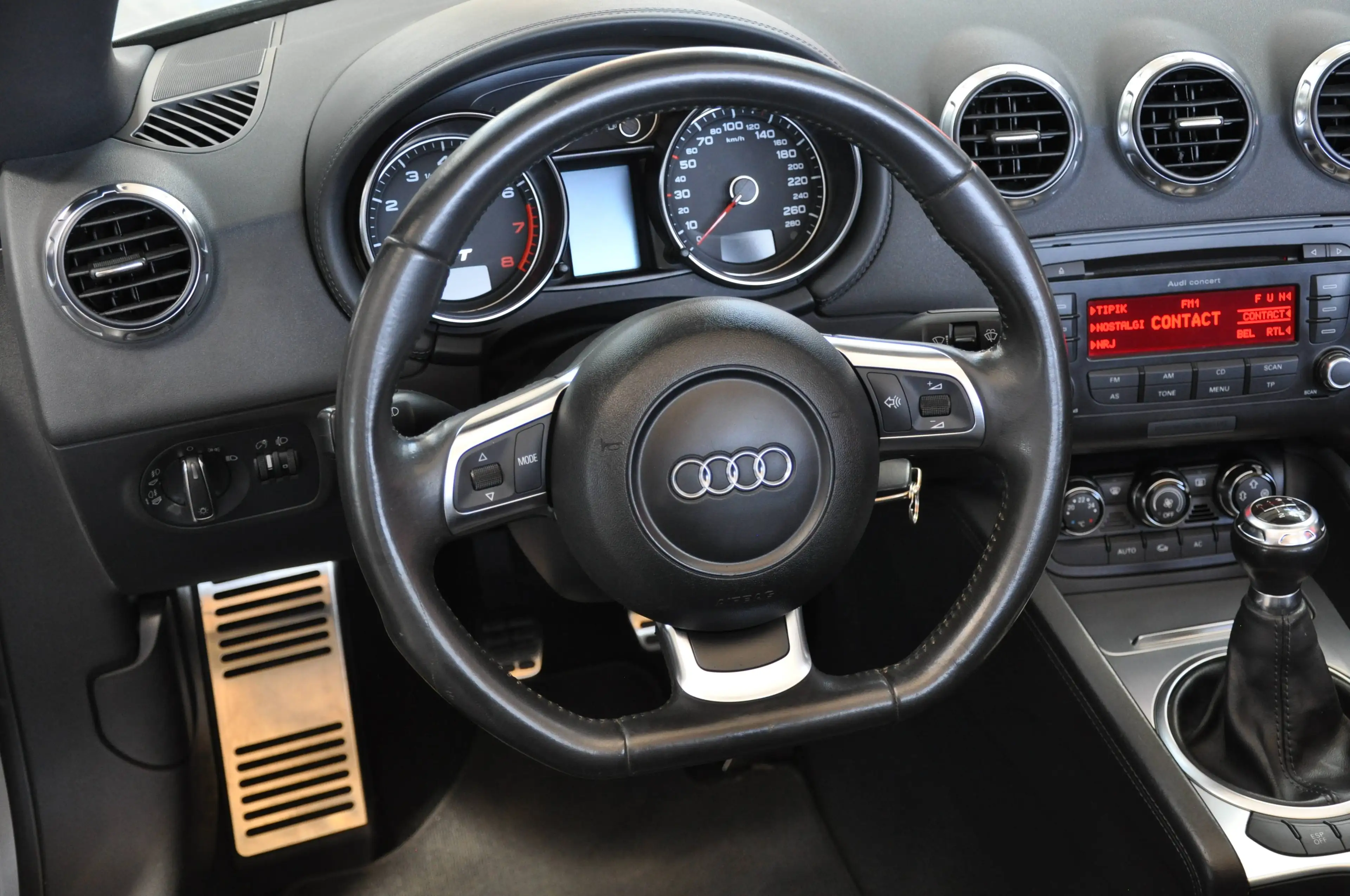 Audi TT Roadster 2.0 TFSI 200cv ** 83.000Kms Seulement ! ** — photo 11