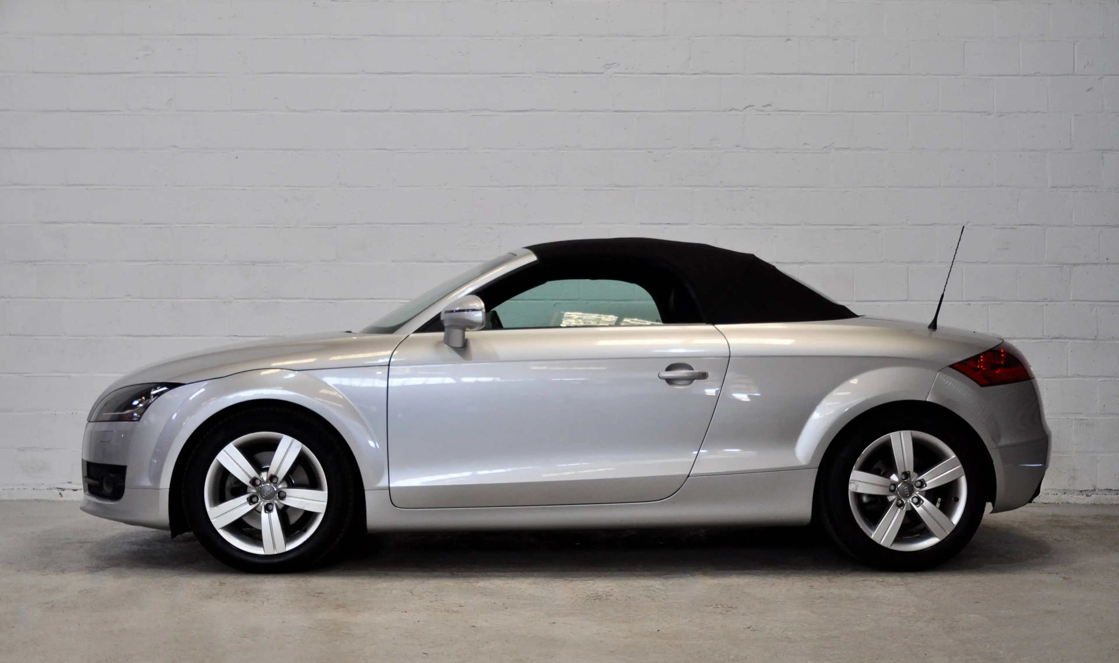 Audi TT Roadster 2.0 TFSI 200cv ** 83.000Kms Seulement ! ** — photo 3