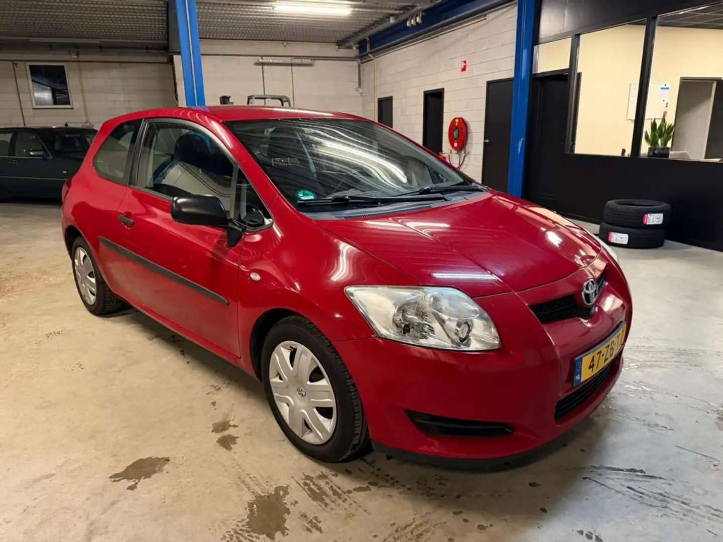 Toyota Auris 1.4-16V TERRA 3DRS APK 9-2026 Rouge - 2